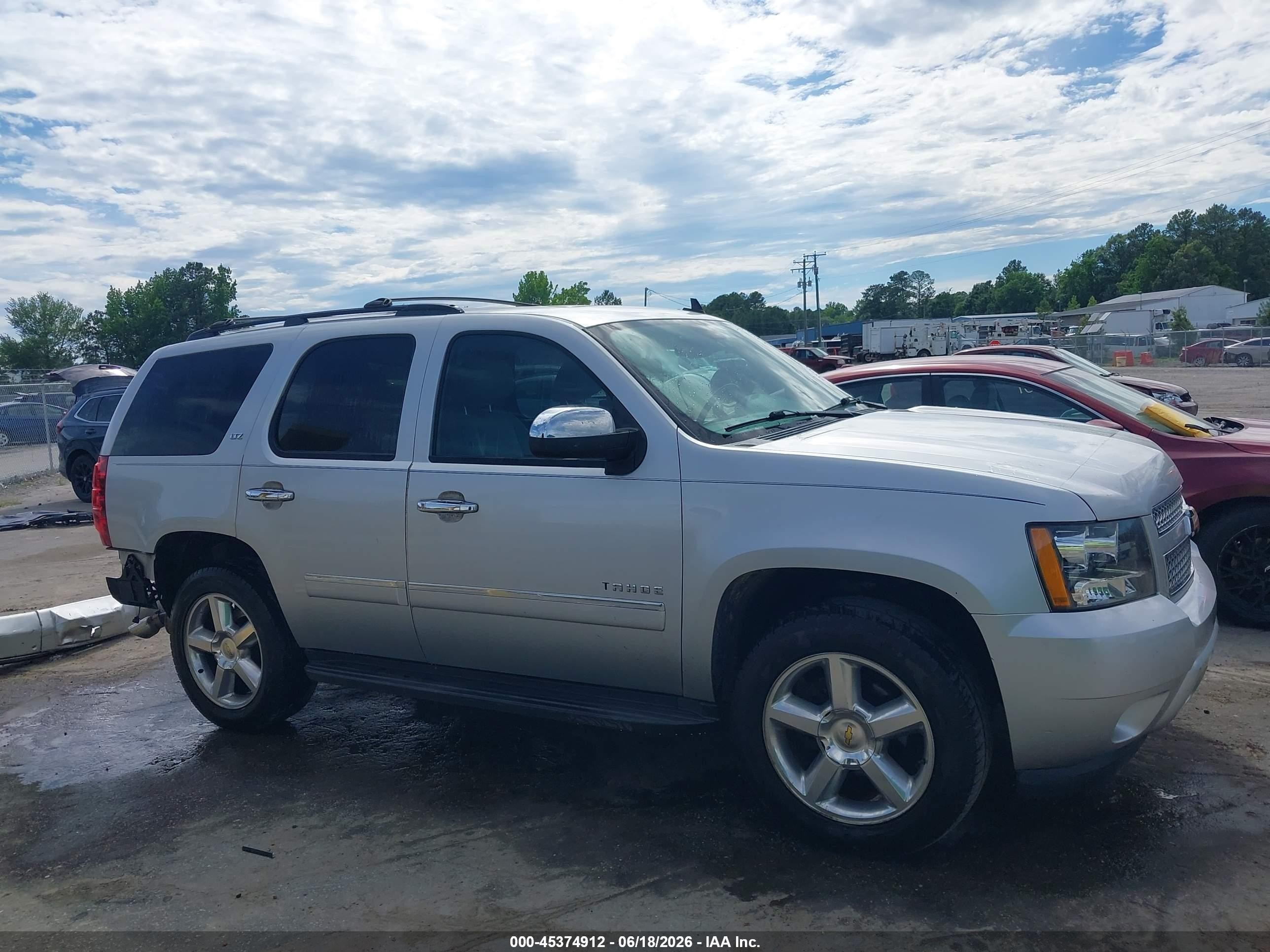 2012 Chevrolet Tahoe Ltz Silver vin: 1GNSKCE08CR213895
