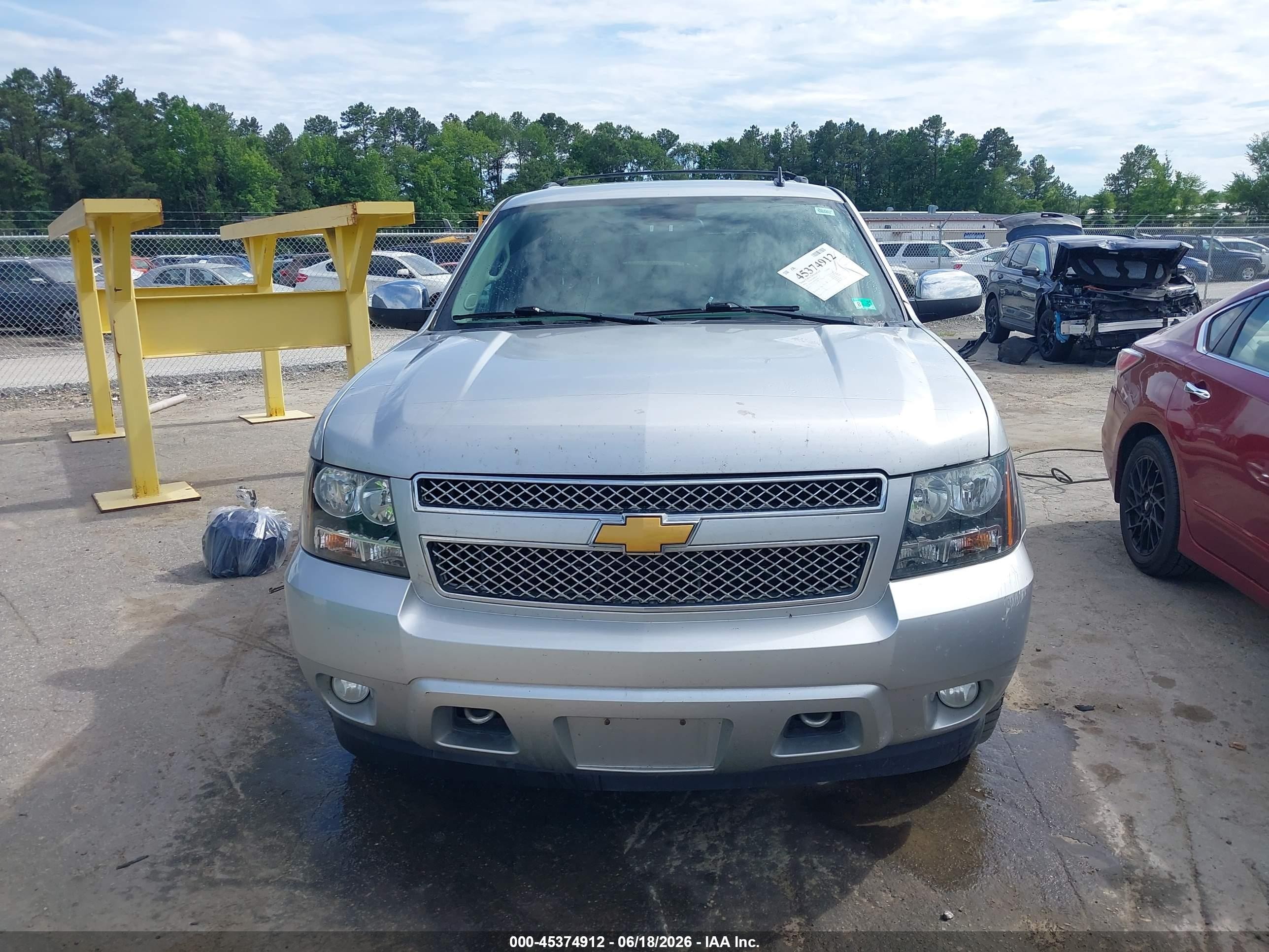 2012 Chevrolet Tahoe Ltz Silver vin: 1GNSKCE08CR213895