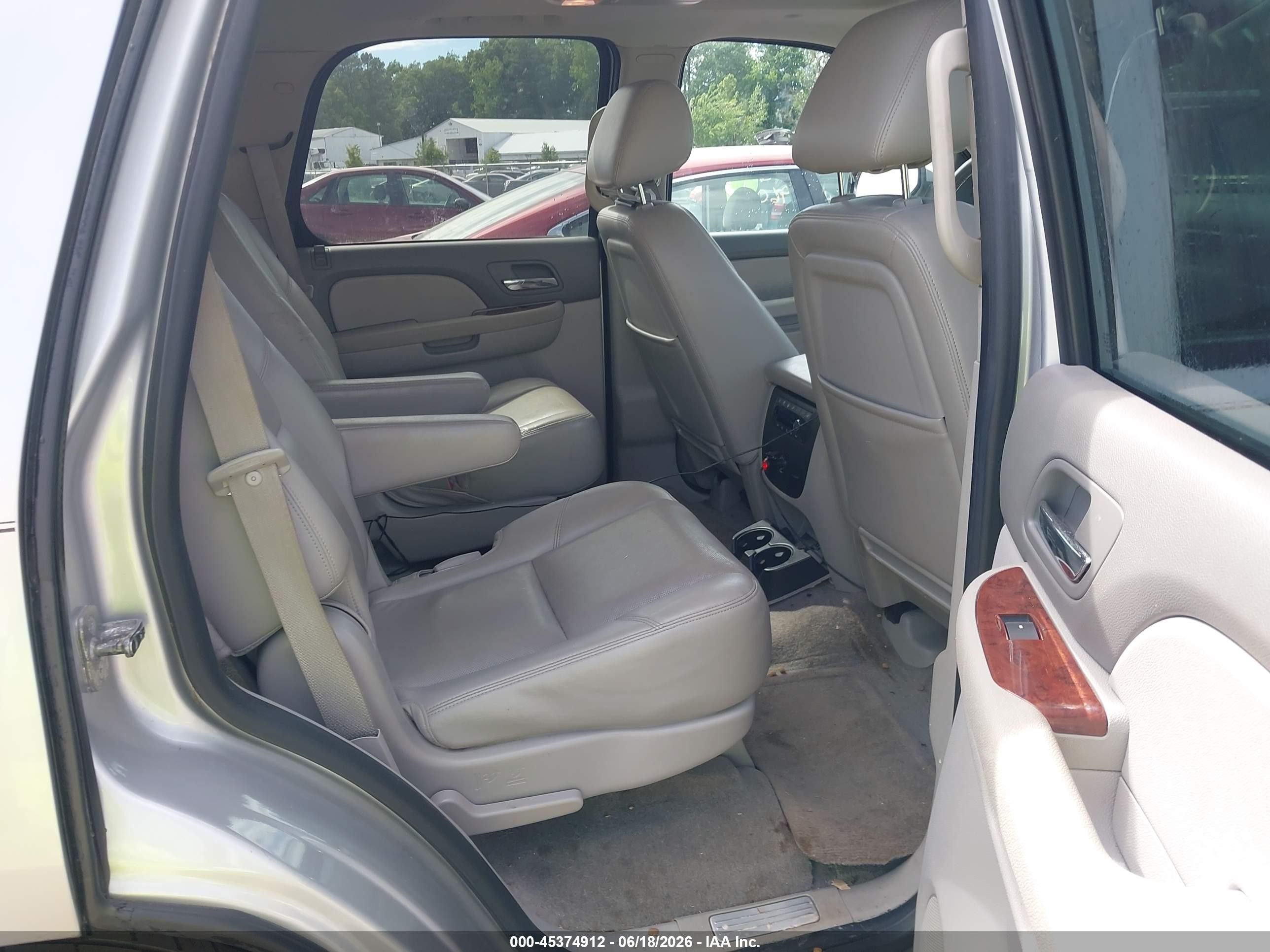 2012 Chevrolet Tahoe Ltz Silver vin: 1GNSKCE08CR213895