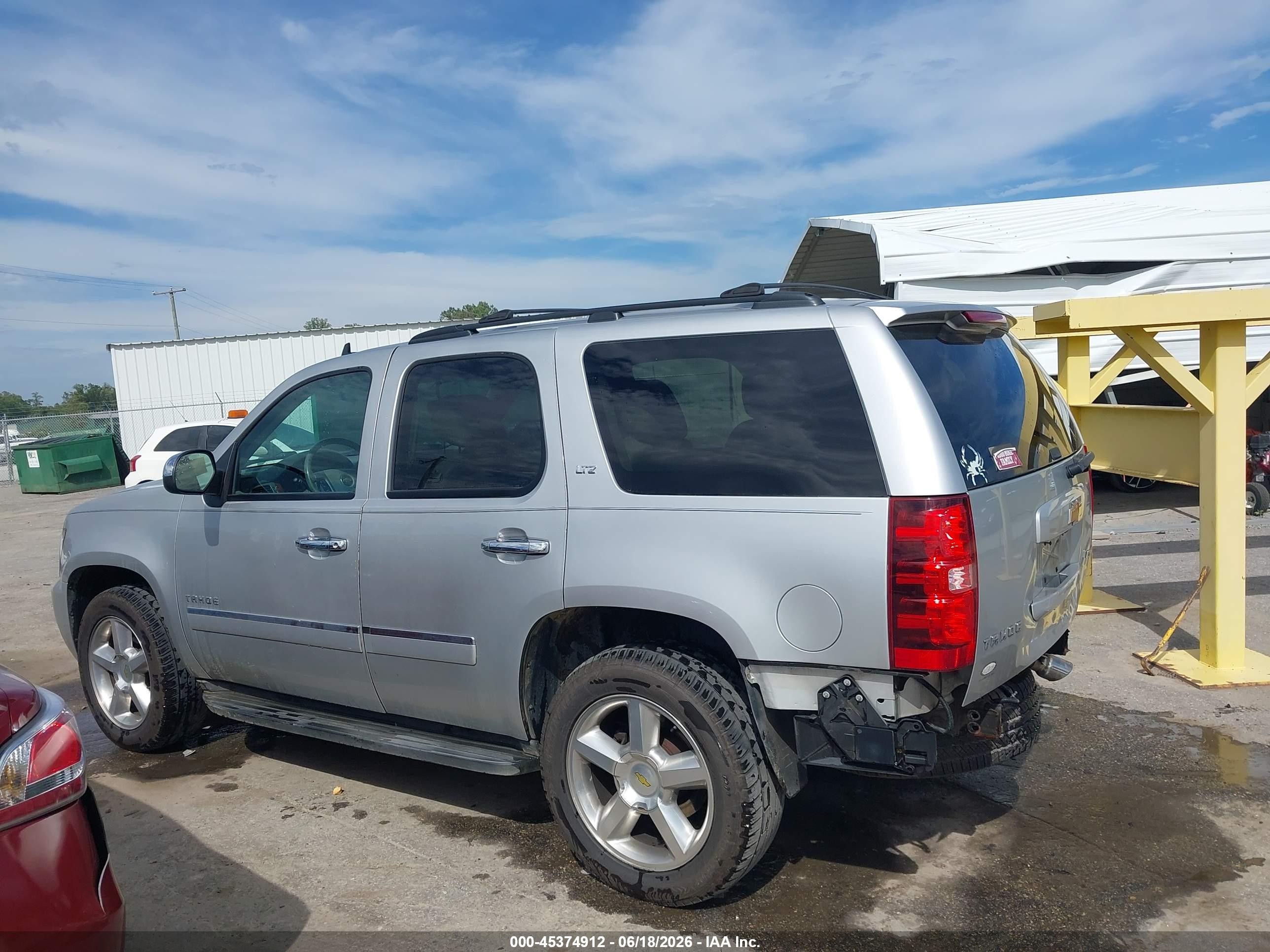 2012 Chevrolet Tahoe Ltz Silver vin: 1GNSKCE08CR213895