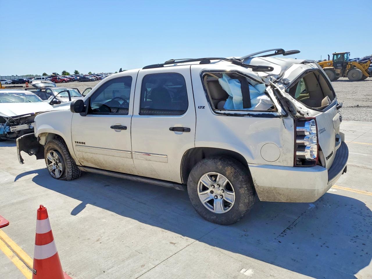 2012 Chevrolet Tahoe K1500 Ltz Beige vin: 1GNSKCE08CR305847