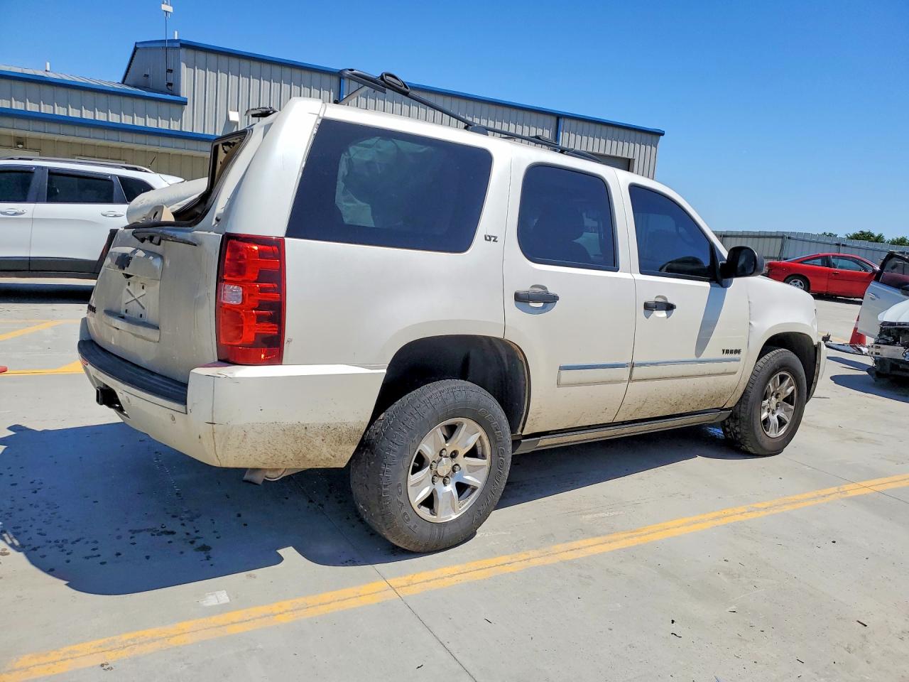 2012 Chevrolet Tahoe K1500 Ltz Beige vin: 1GNSKCE08CR305847
