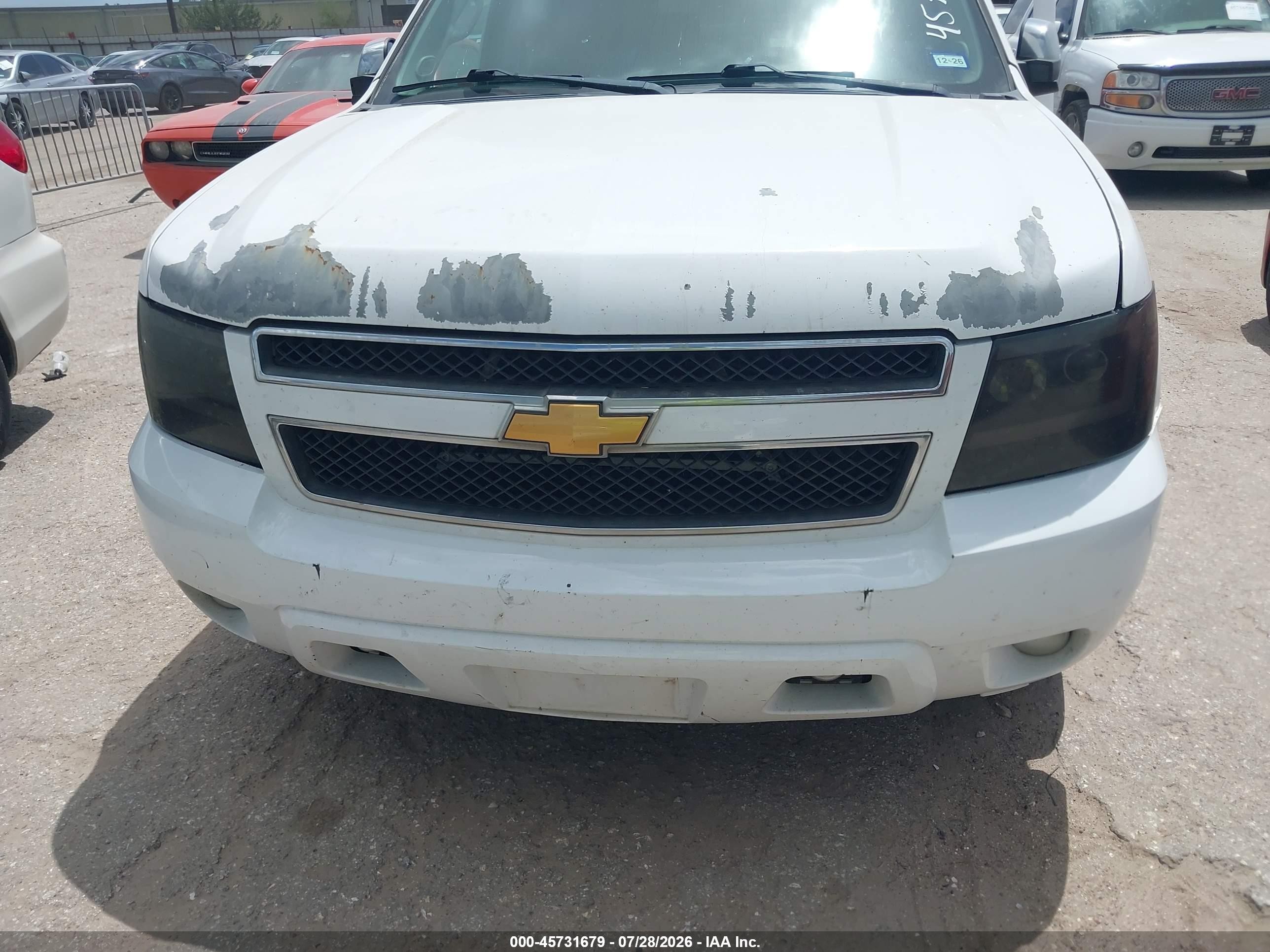 2013 Chevrolet Tahoe Ltz White vin: 1GNSKCE08DR285651