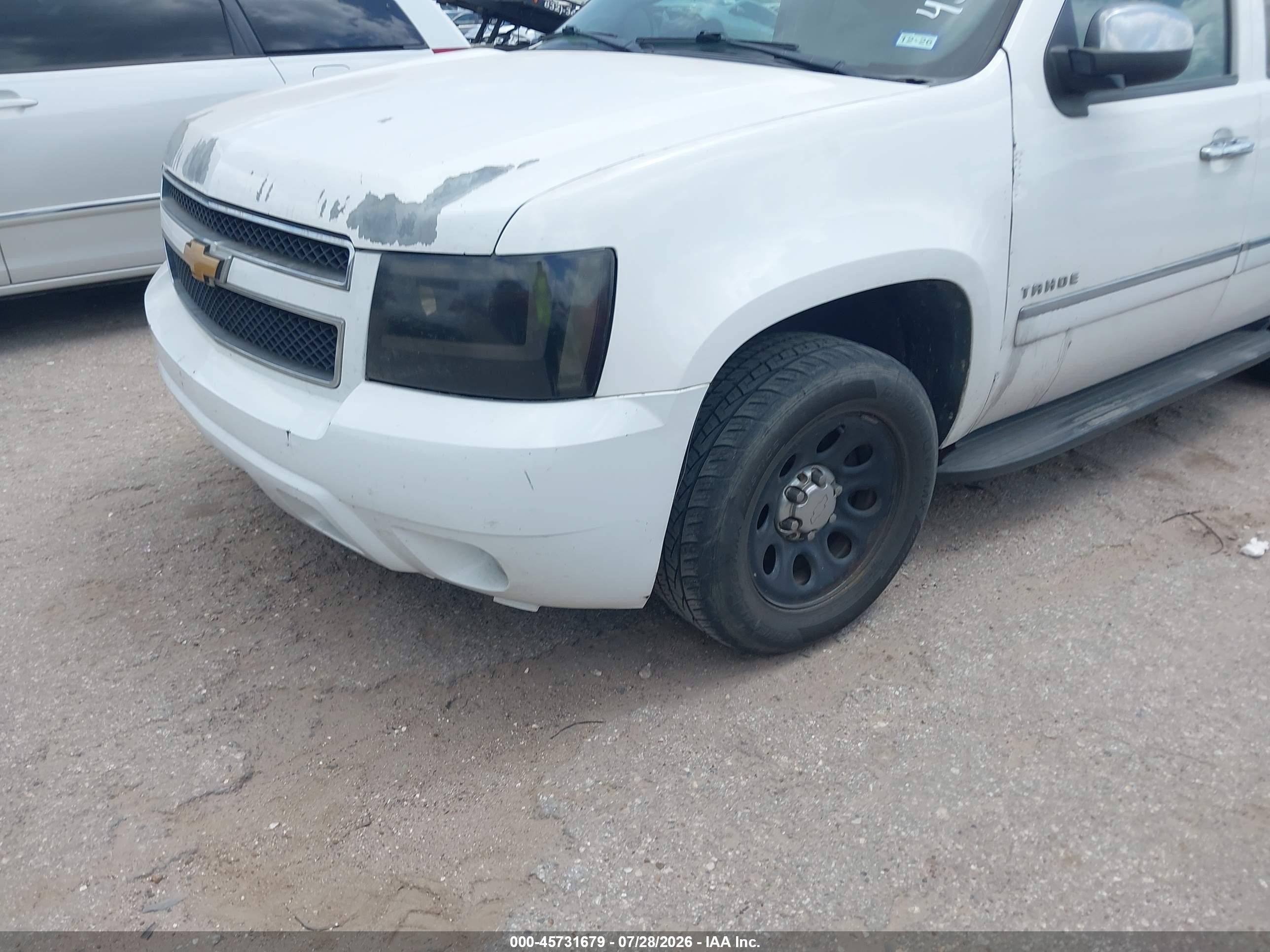 2013 Chevrolet Tahoe Ltz White vin: 1GNSKCE08DR285651