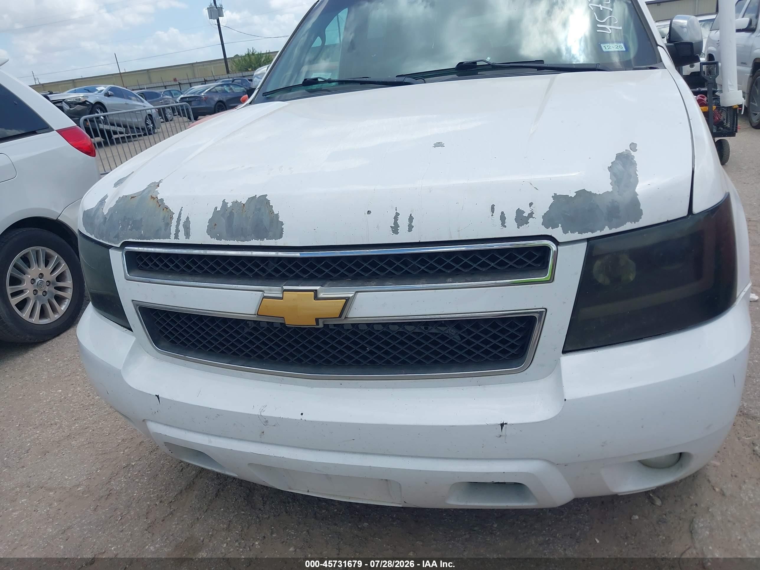 2013 Chevrolet Tahoe Ltz White vin: 1GNSKCE08DR285651
