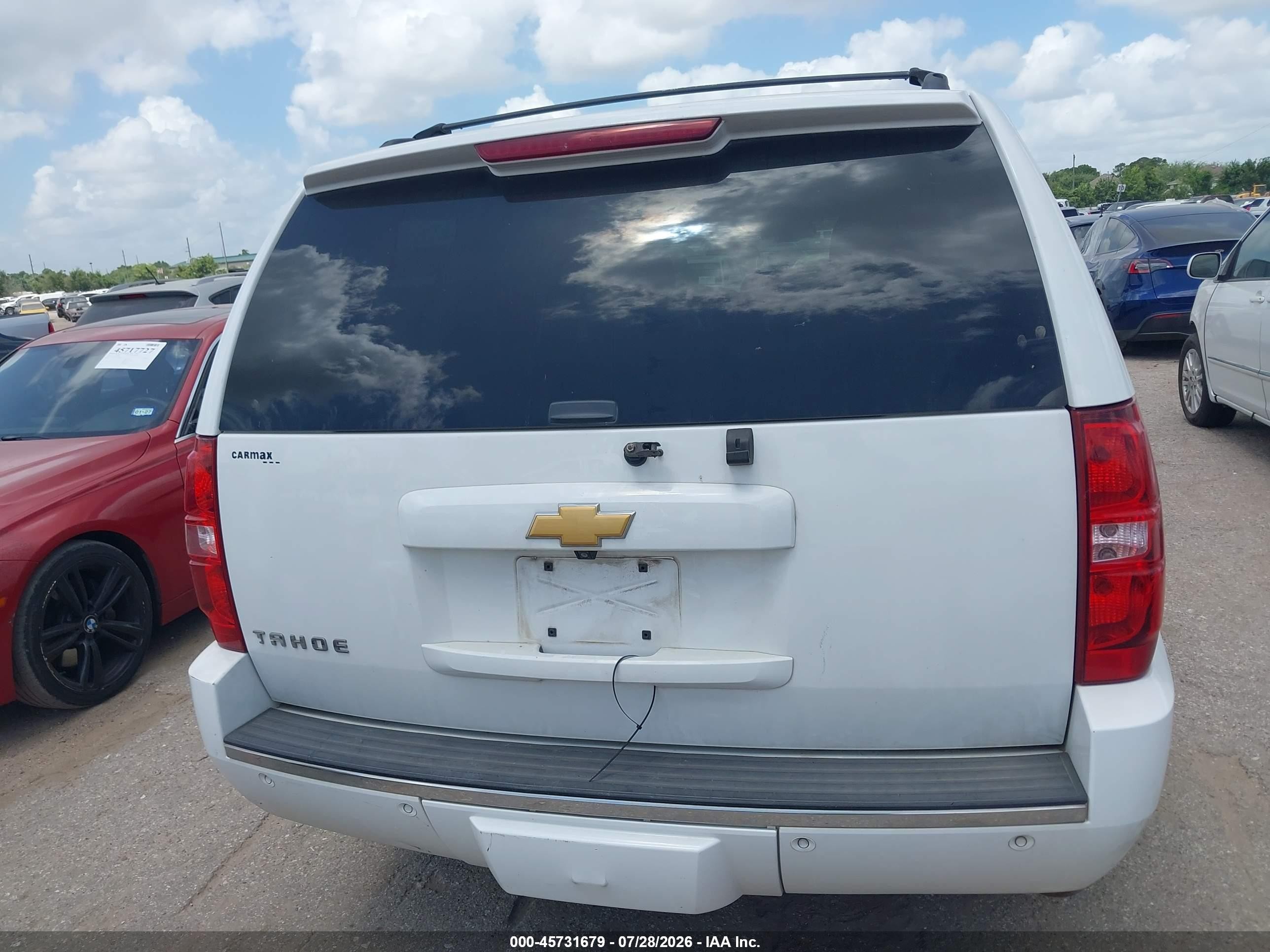 2013 Chevrolet Tahoe Ltz White vin: 1GNSKCE08DR285651