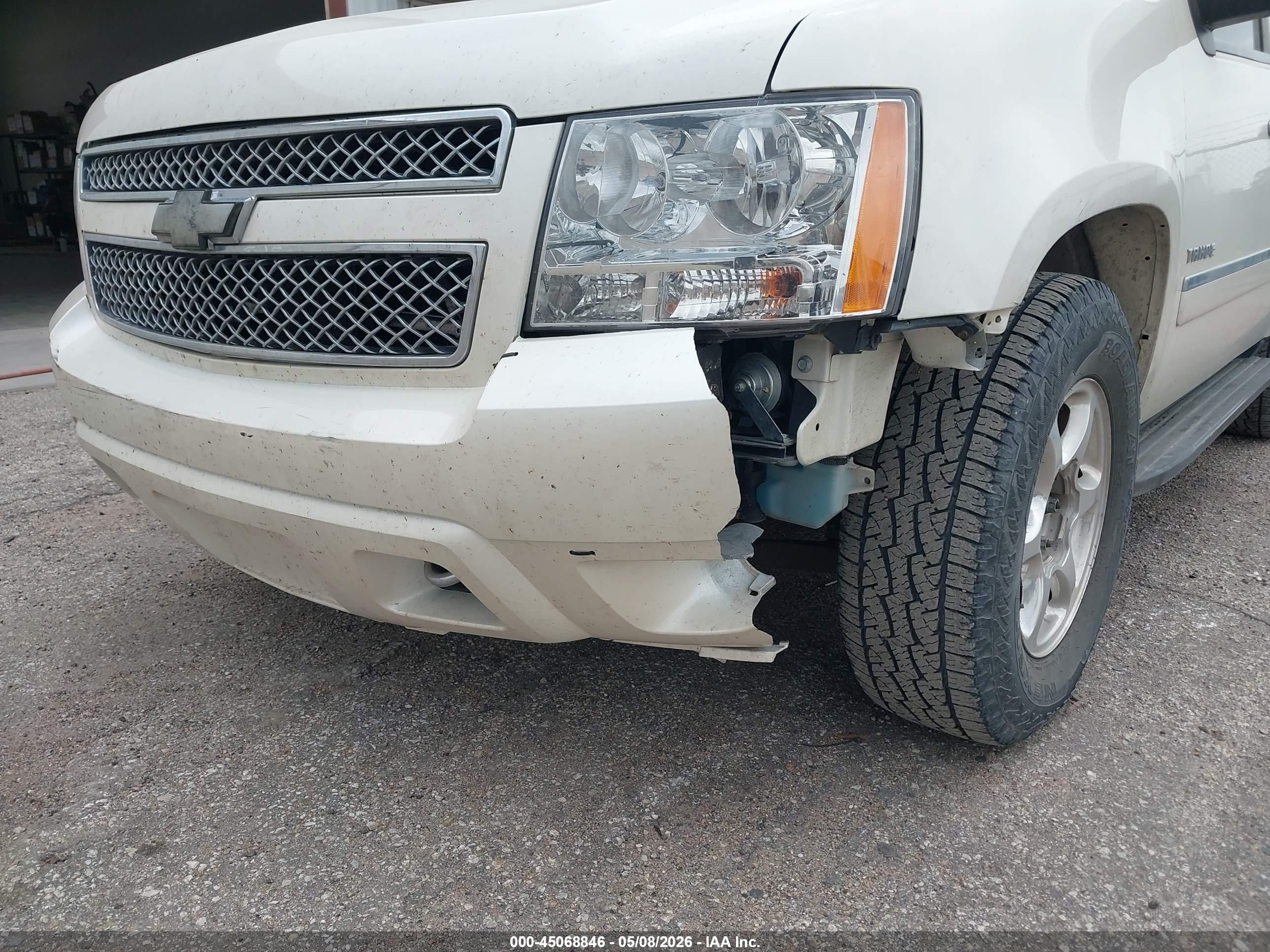 2014 Chevrolet Tahoe Ltz Beige vin: 1GNSKCE08ER159341