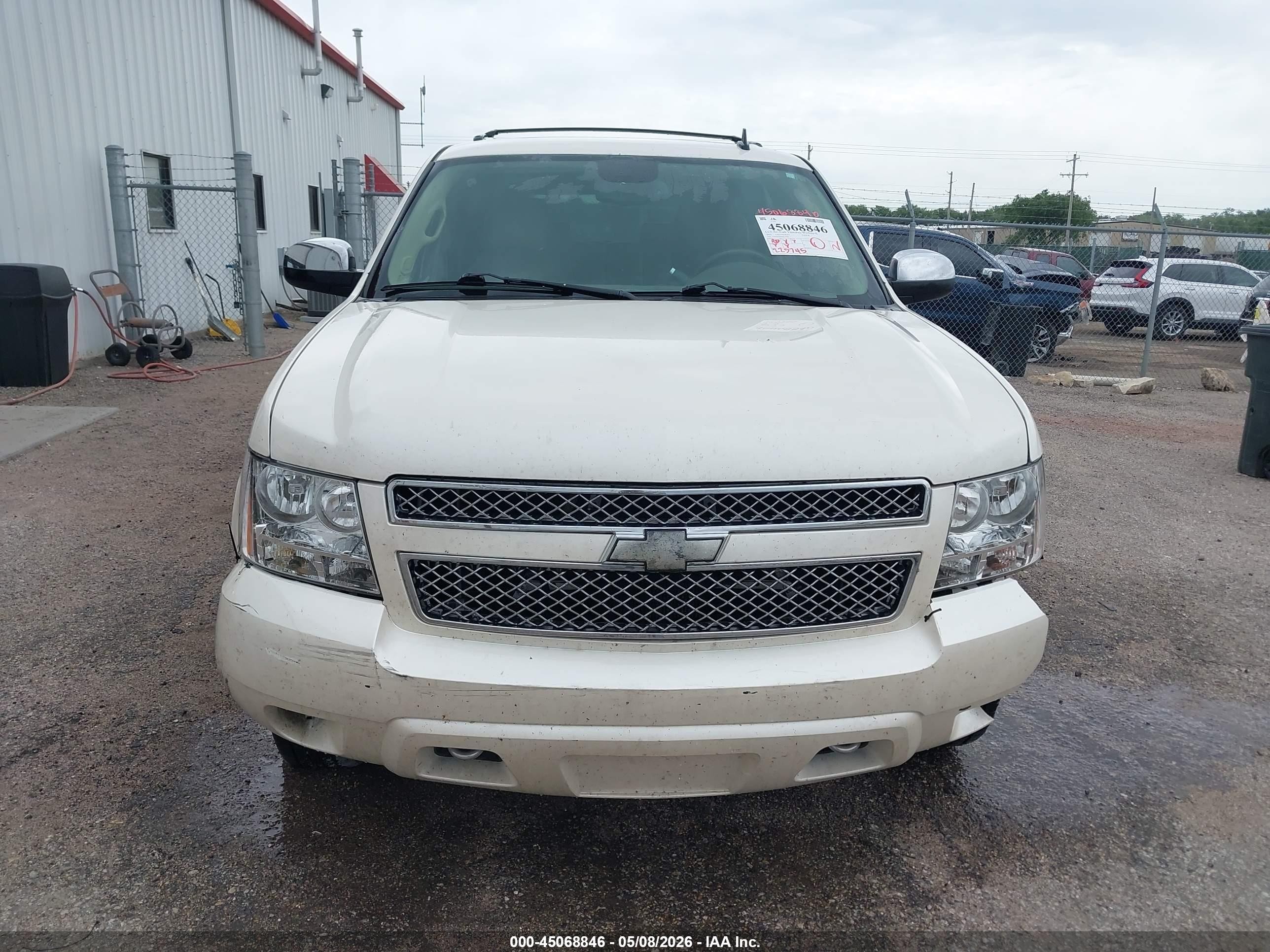 2014 Chevrolet Tahoe Ltz Beige vin: 1GNSKCE08ER159341