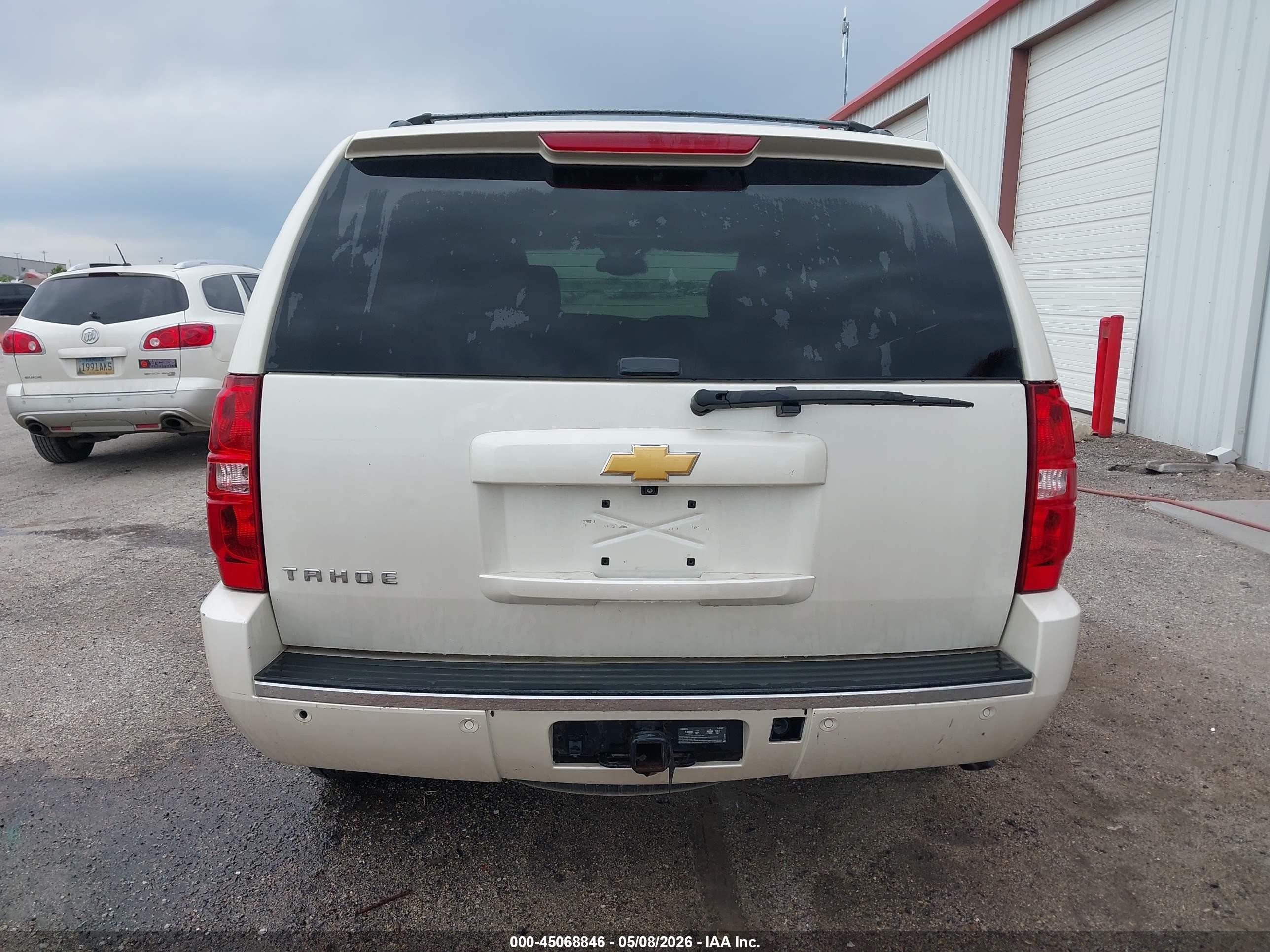 2014 Chevrolet Tahoe Ltz Beige vin: 1GNSKCE08ER159341