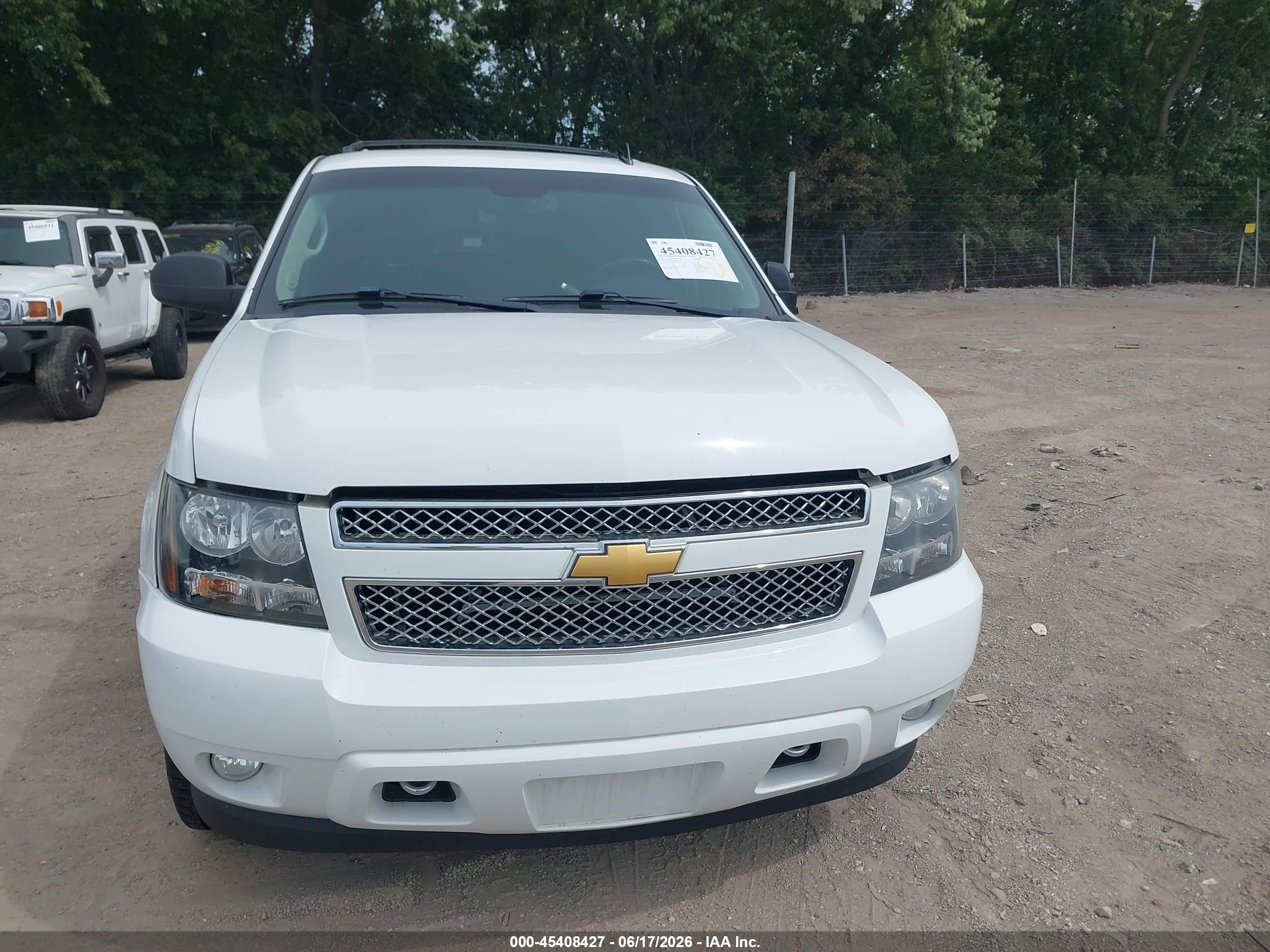 2012 Chevrolet Tahoe Ltz White vin: 1GNSKCE09CR212108