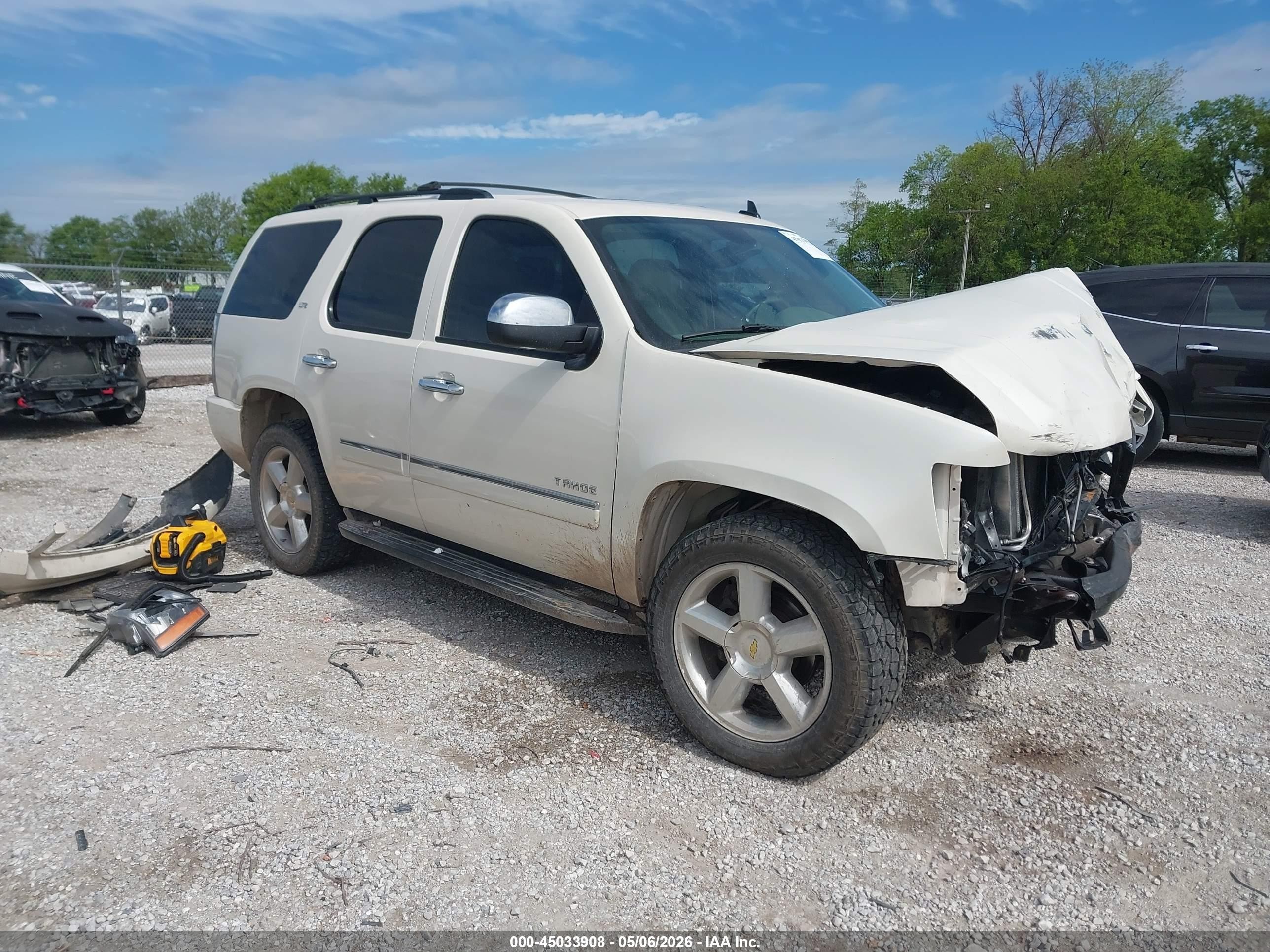 2012 Chevrolet Tahoe Ltz White vin: 1GNSKCE09CR241463