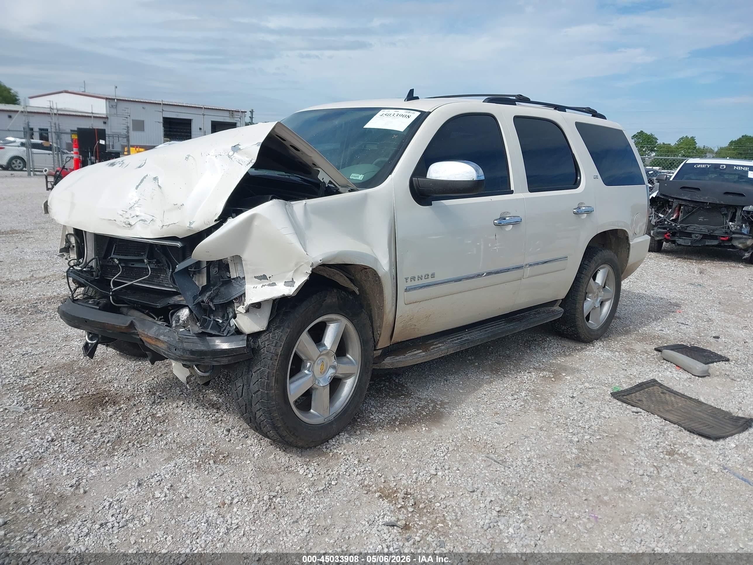 2012 Chevrolet Tahoe Ltz White vin: 1GNSKCE09CR241463