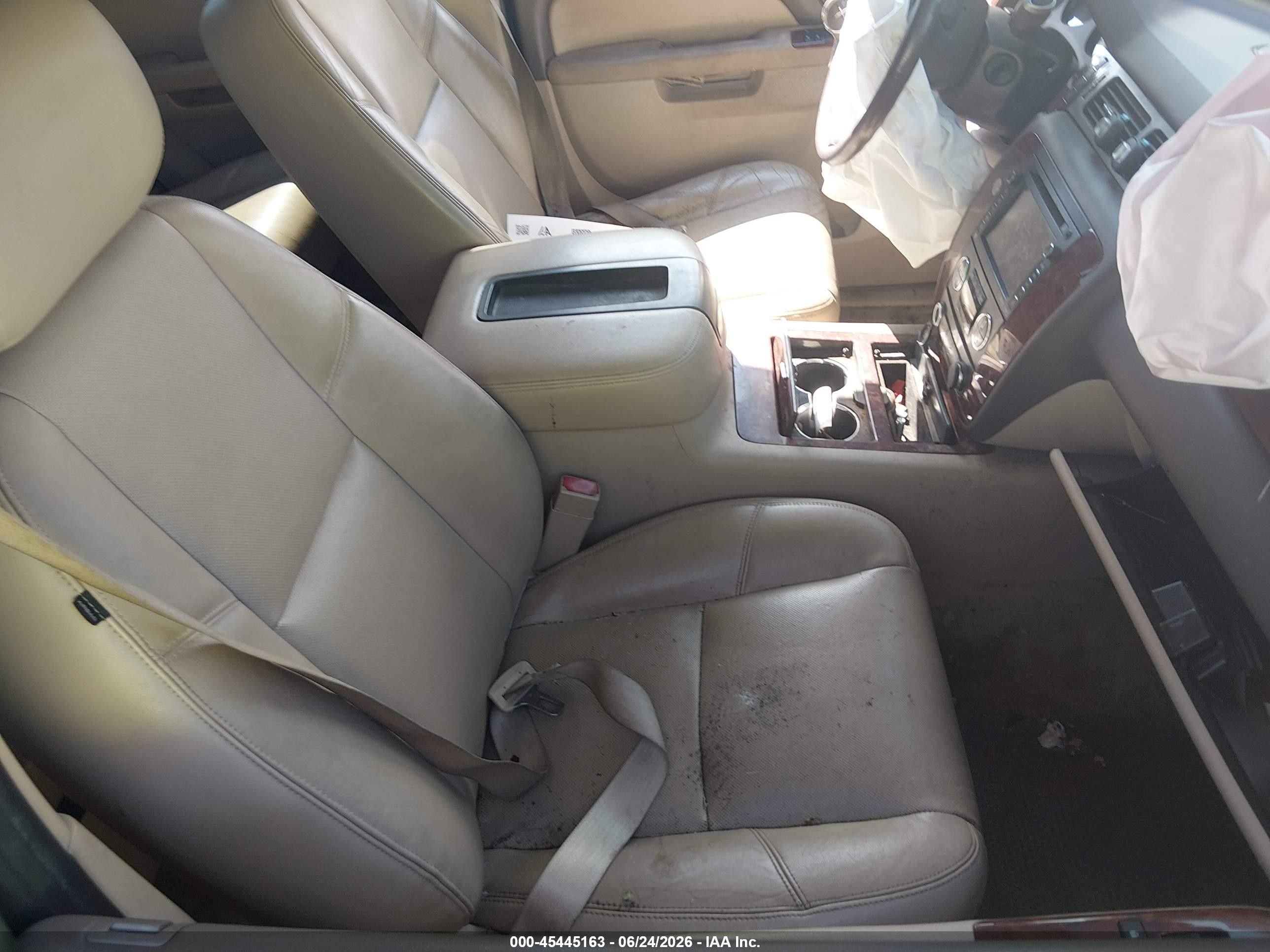 2013 Chevrolet Tahoe Ltz Black vin: 1GNSKCE09DR294133