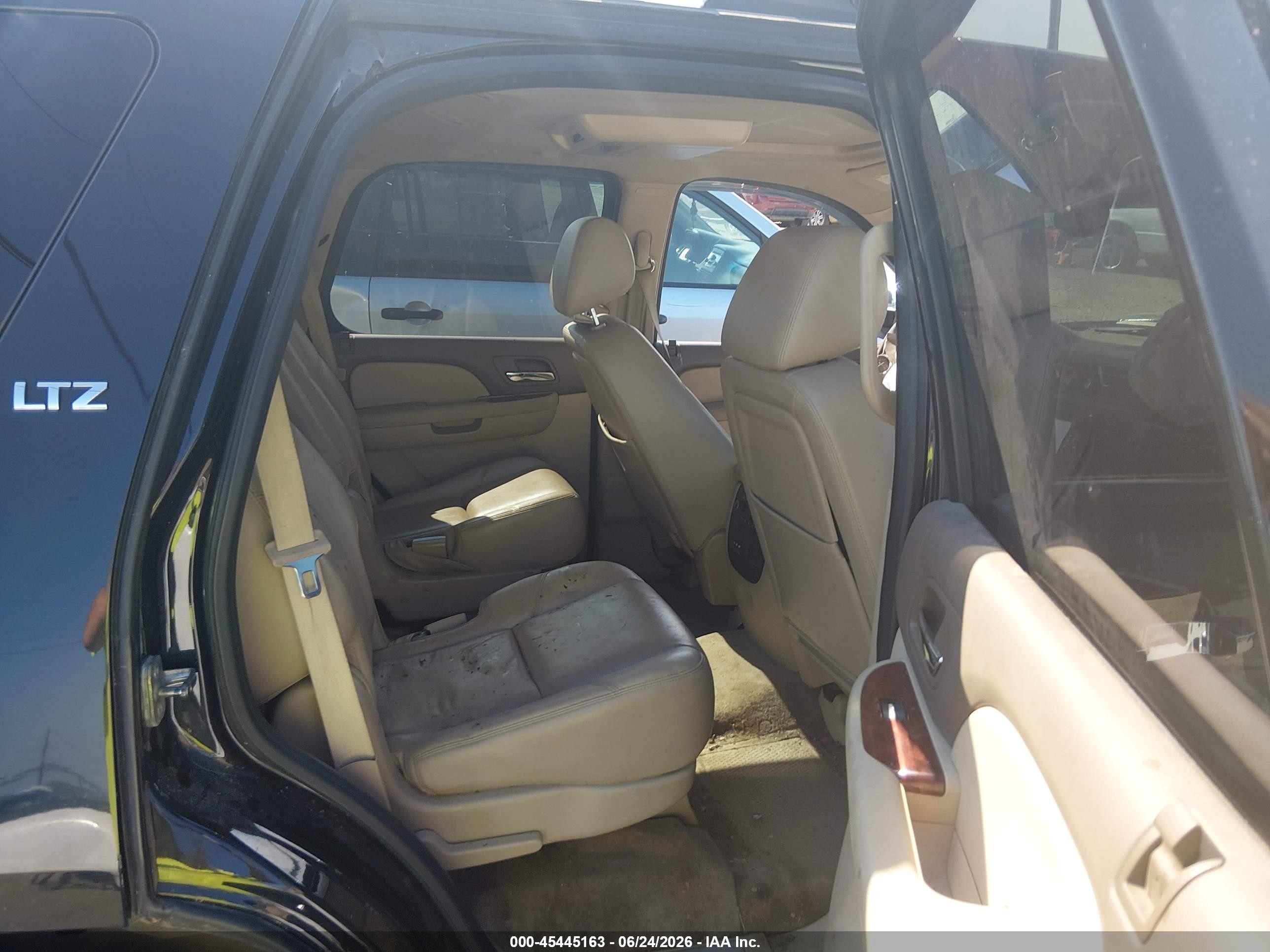 2013 Chevrolet Tahoe Ltz Black vin: 1GNSKCE09DR294133