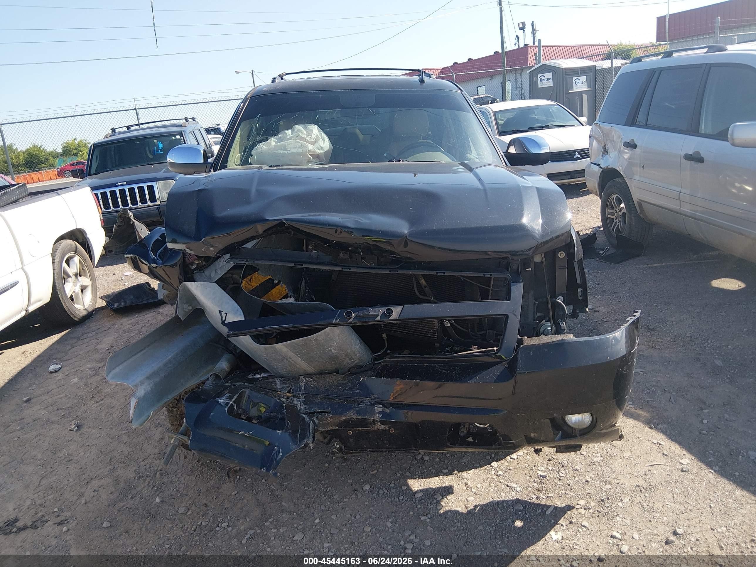 2013 Chevrolet Tahoe Ltz Black vin: 1GNSKCE09DR294133