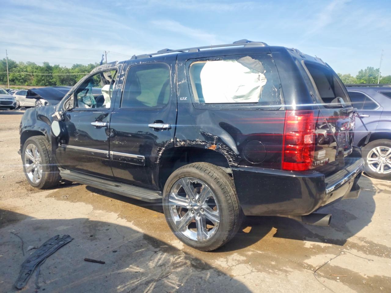 2011 Chevrolet Tahoe K1500 Ltz Black vin: 1GNSKCE0XBR177366