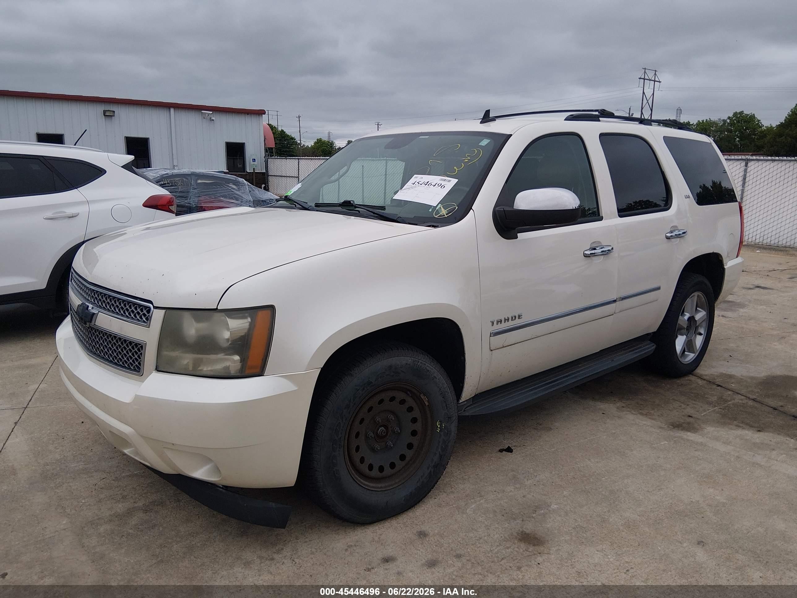 2011 Chevrolet Tahoe Ltz Белый vin: 1GNSKCE0XBR265222