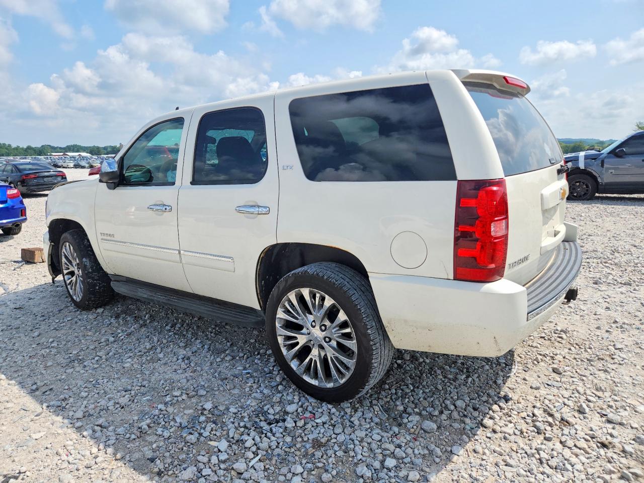 2011 Chevrolet Tahoe K1500 Ltz White vin: 1GNSKCE0XBR350643
