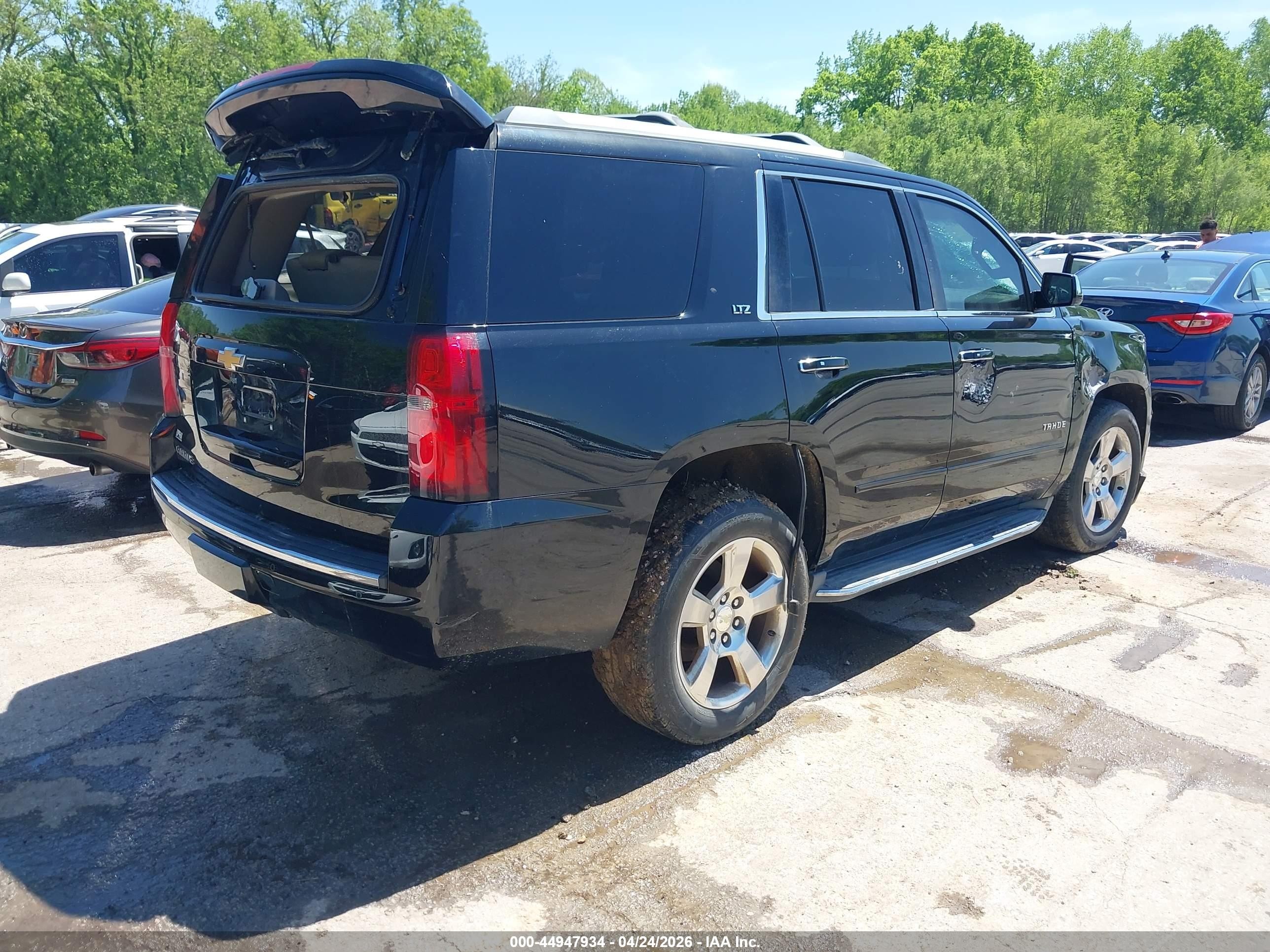 2015 Chevrolet Tahoe Ltz Black vin: 1GNSKCKC1FR100423