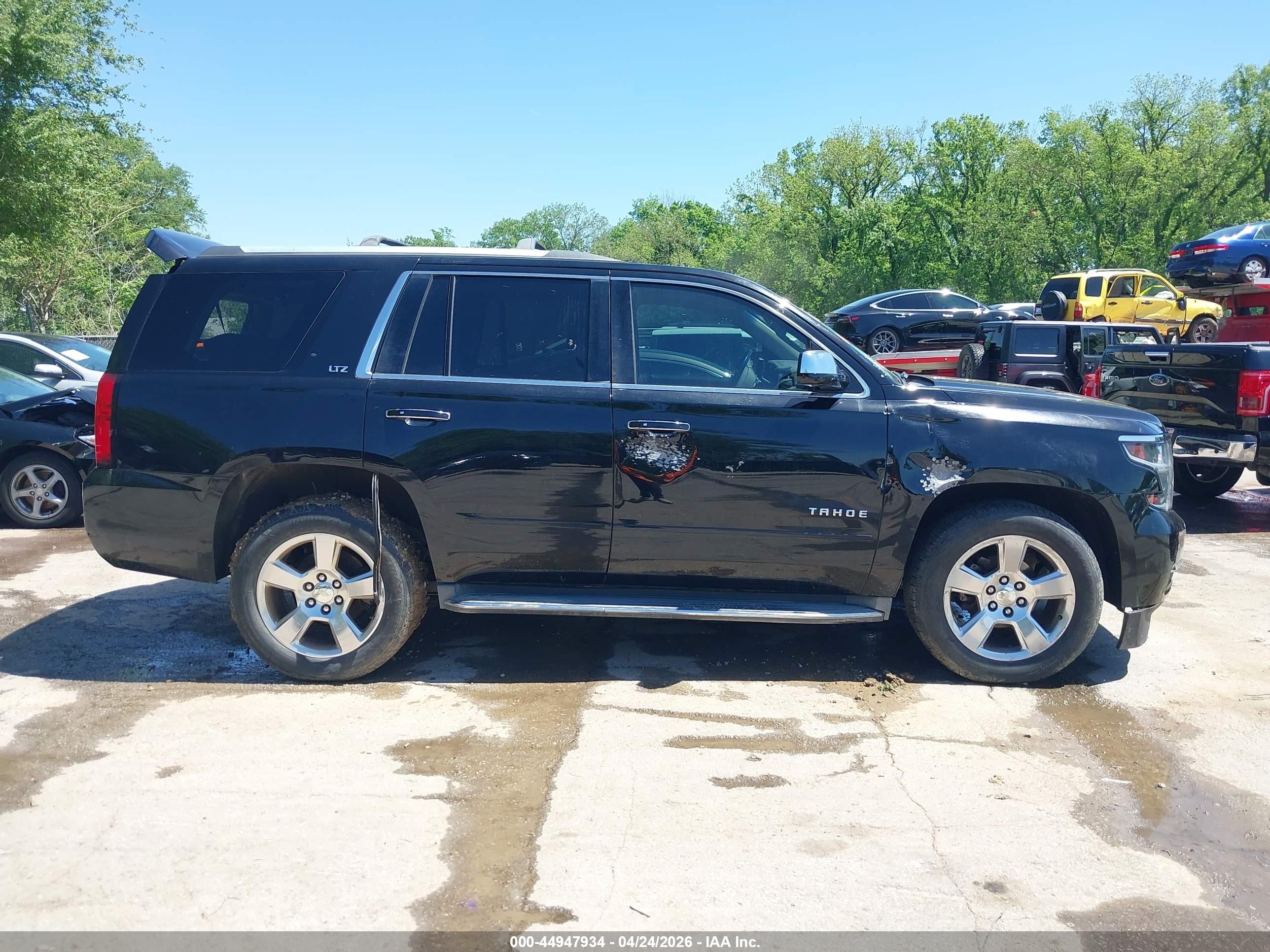 2015 Chevrolet Tahoe Ltz Black vin: 1GNSKCKC1FR100423