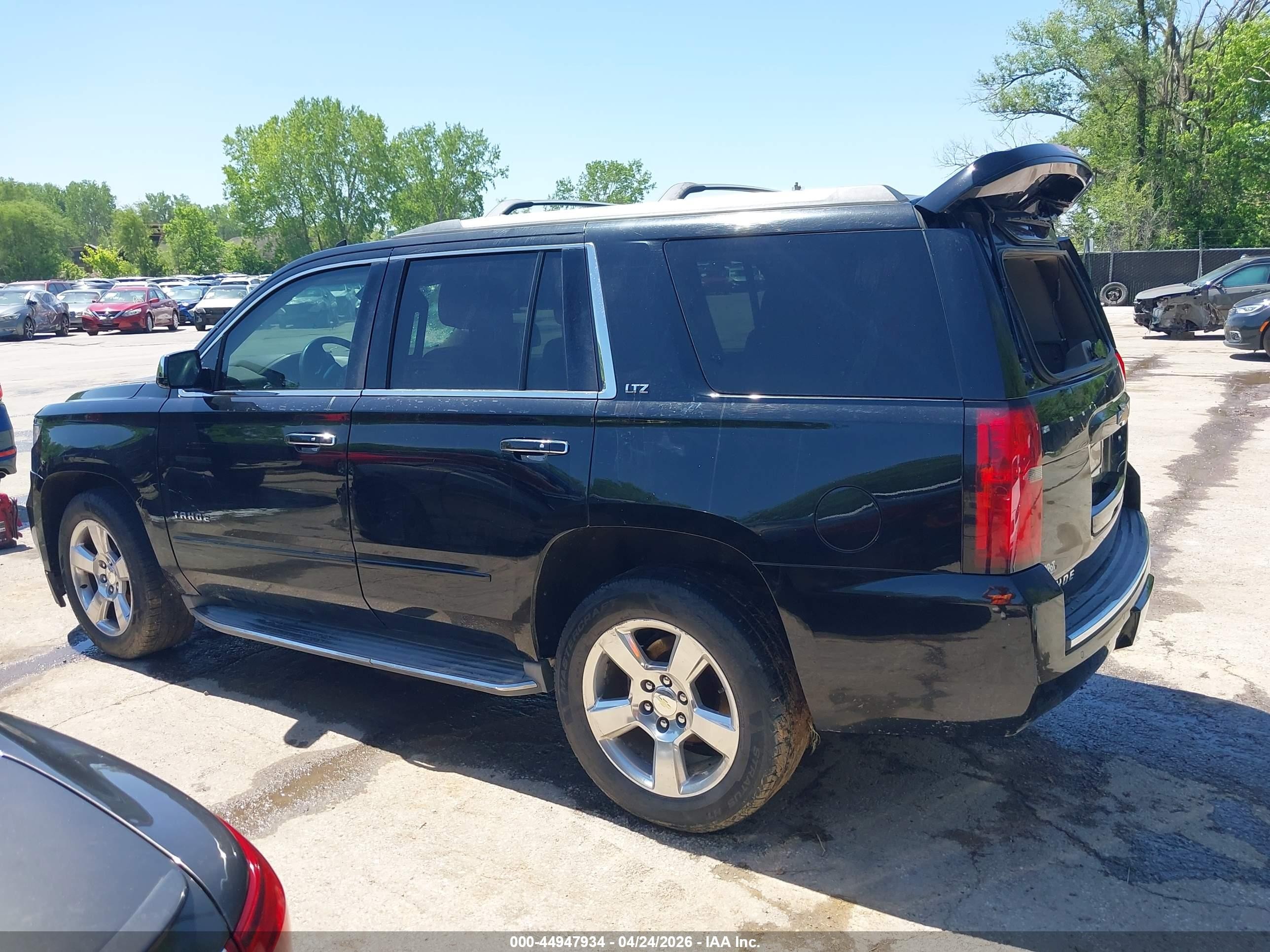 2015 Chevrolet Tahoe Ltz Black vin: 1GNSKCKC1FR100423