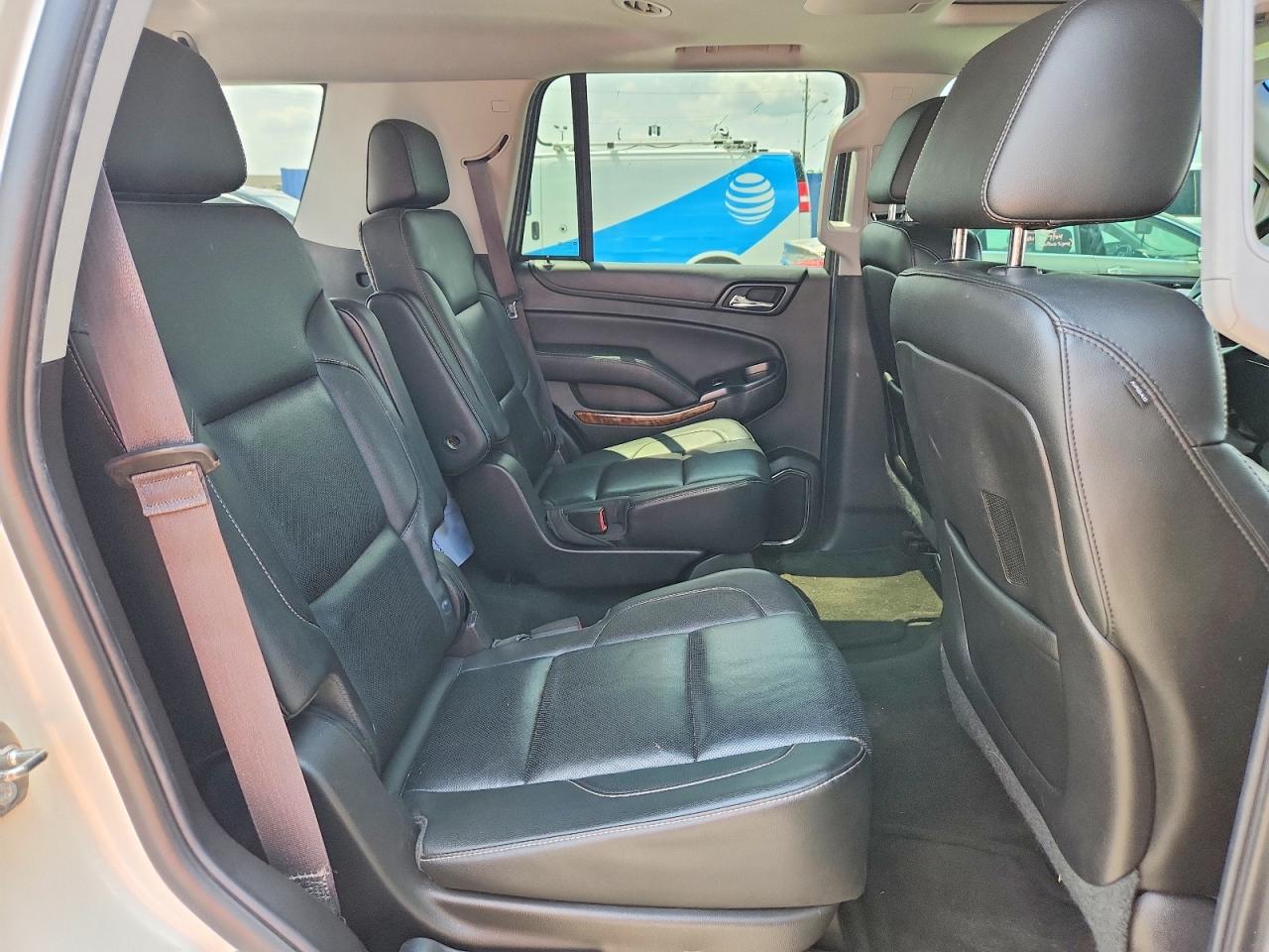 2015 Chevrolet Tahoe K1500 Ltz White vin: 1GNSKCKC1FR613316