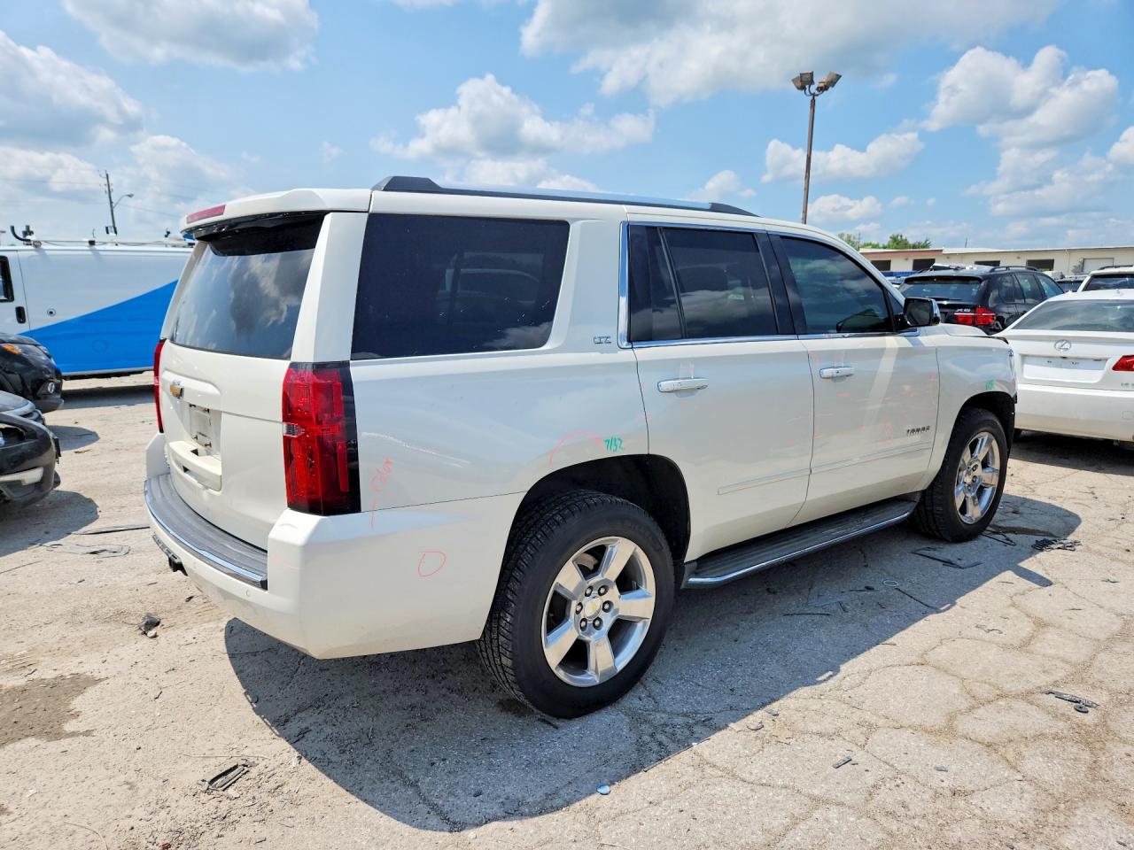 2015 Chevrolet Tahoe K1500 Ltz White vin: 1GNSKCKC1FR613316