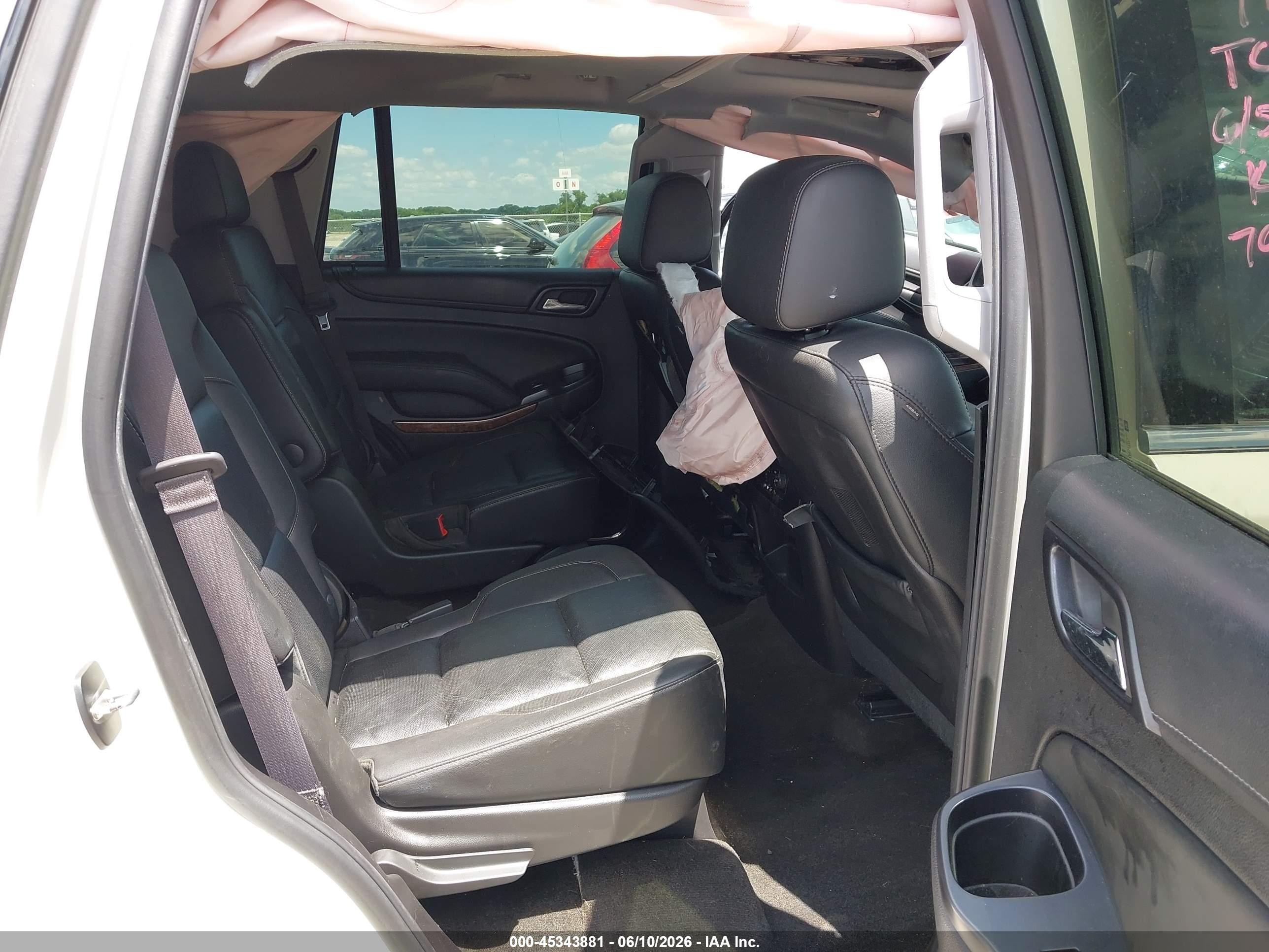 2015 Chevrolet Tahoe Ltz White vin: 1GNSKCKC1FR652620