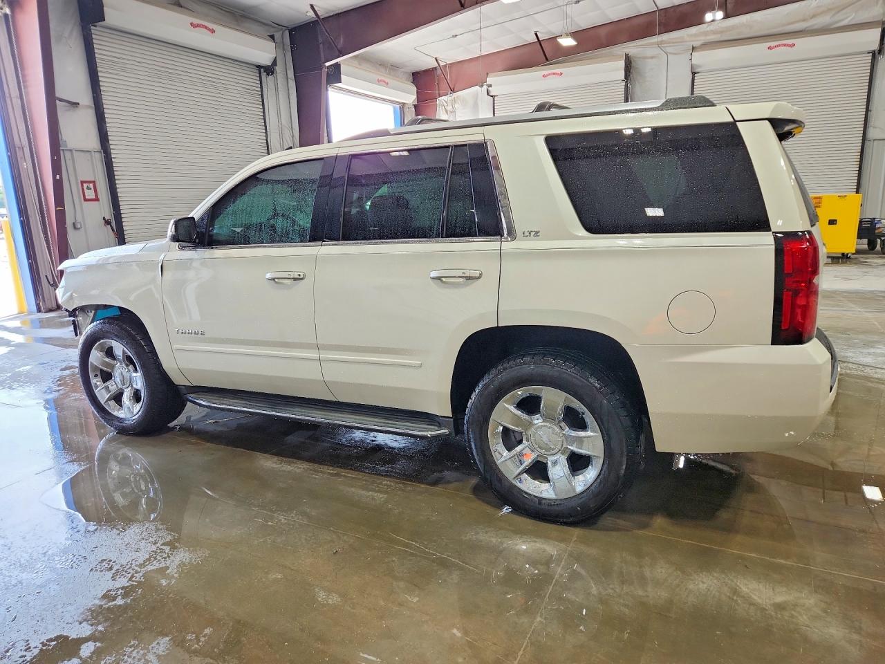 2015 Chevrolet Tahoe K1500 Ltz White vin: 1GNSKCKC2FR186504
