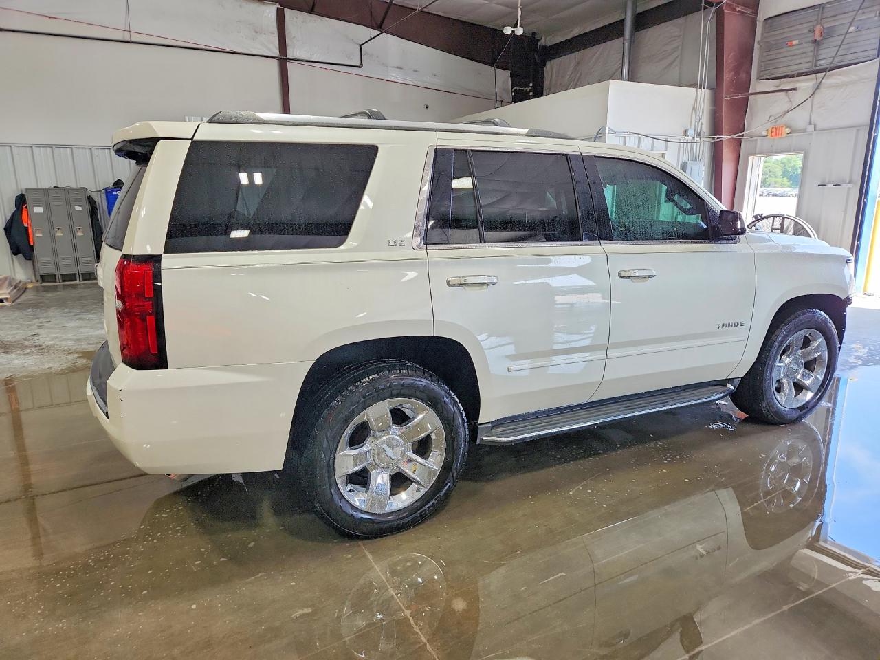 2015 Chevrolet Tahoe K1500 Ltz White vin: 1GNSKCKC2FR186504