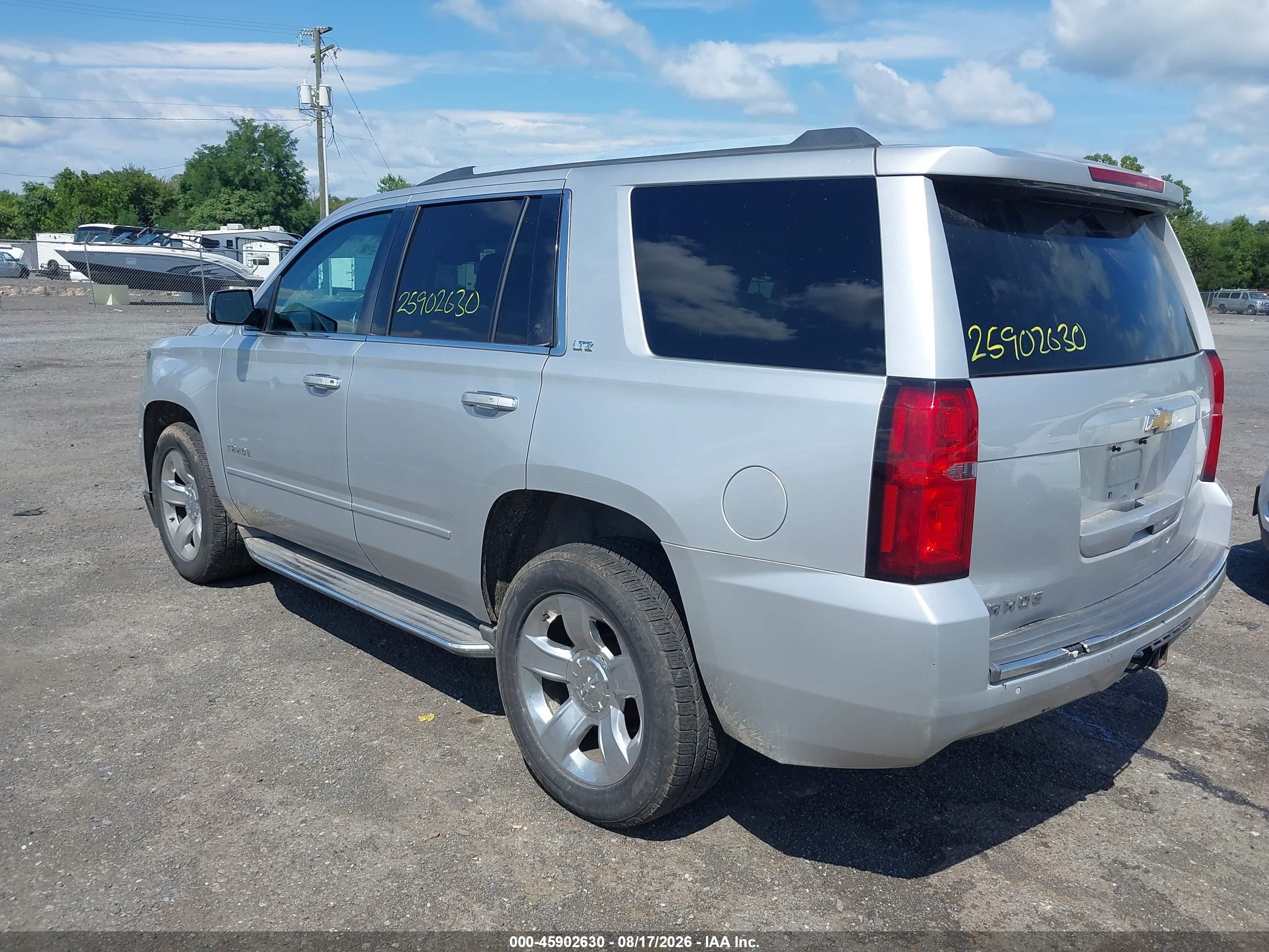2015 Chevrolet Tahoe Ltz Серебряный vin: 1GNSKCKC2FR218206