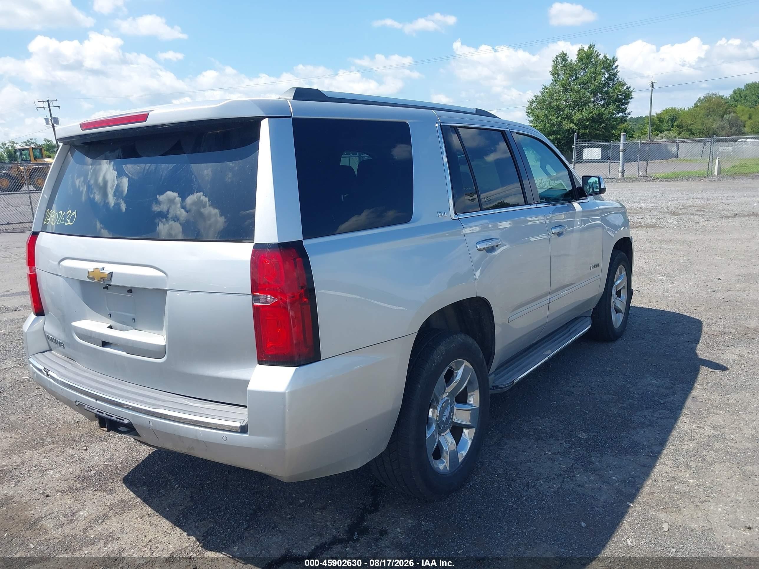 2015 Chevrolet Tahoe Ltz Серебряный vin: 1GNSKCKC2FR218206