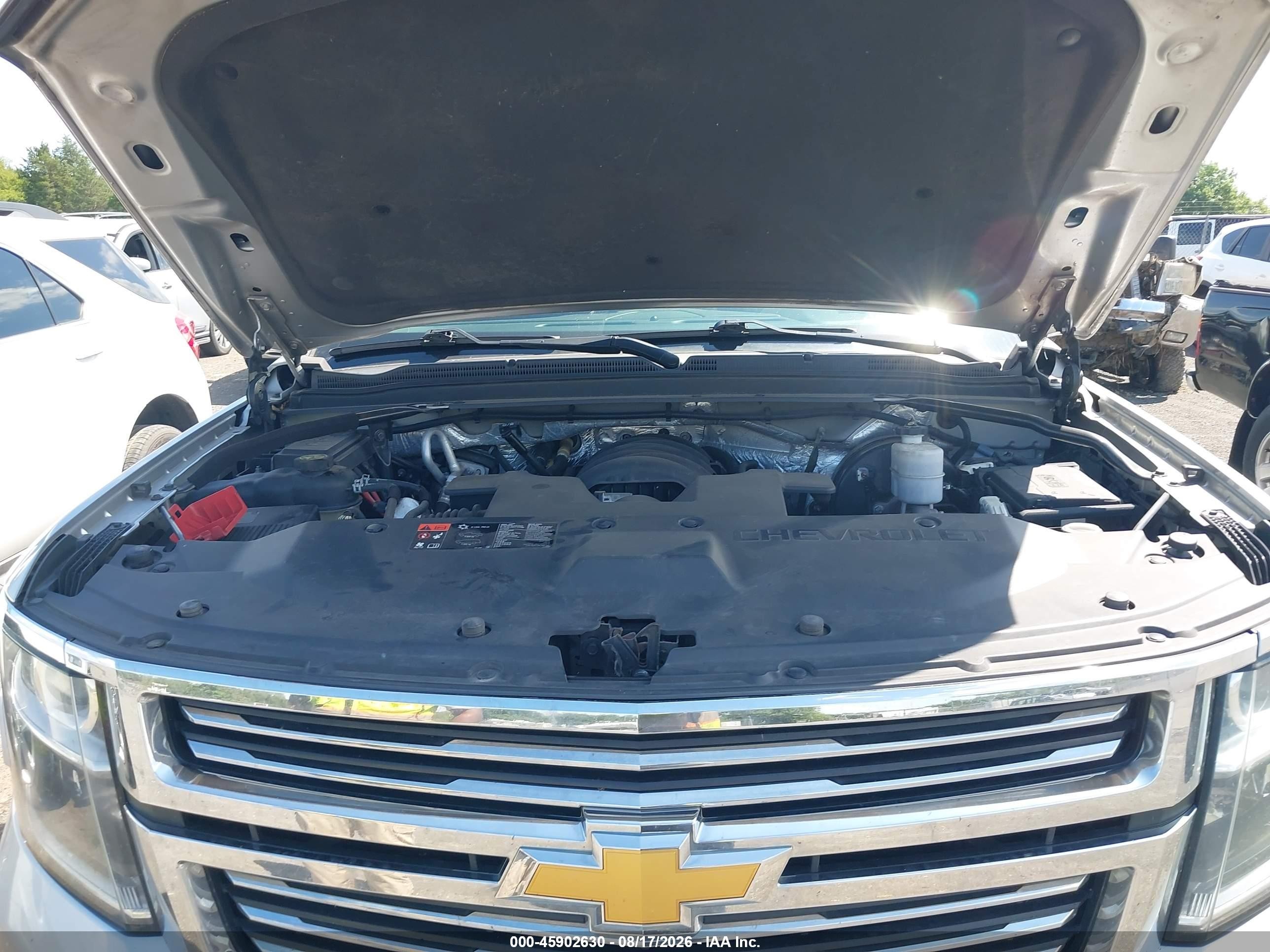 2015 Chevrolet Tahoe Ltz Серебряный vin: 1GNSKCKC2FR218206