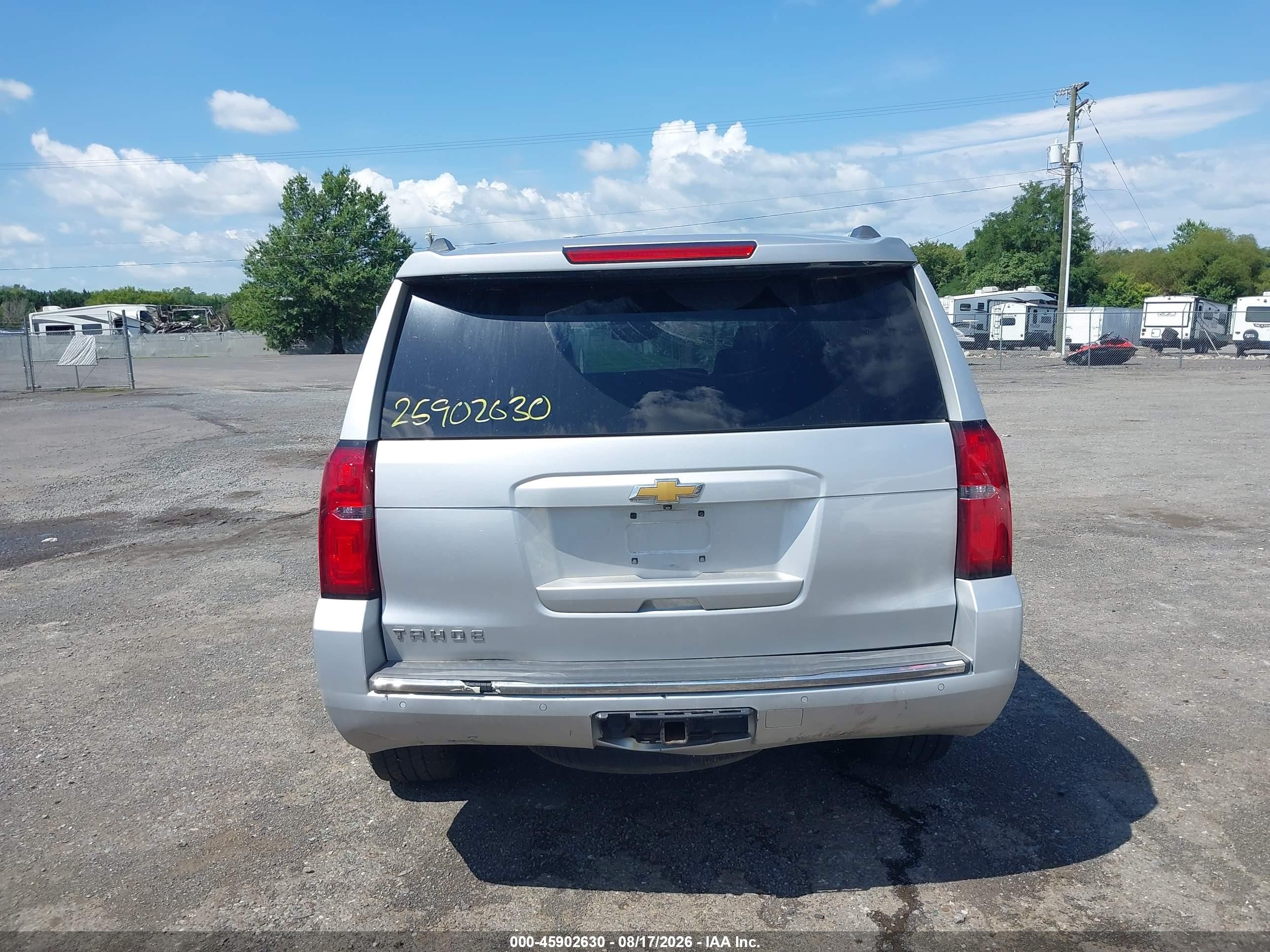 2015 Chevrolet Tahoe Ltz Серебряный vin: 1GNSKCKC2FR218206