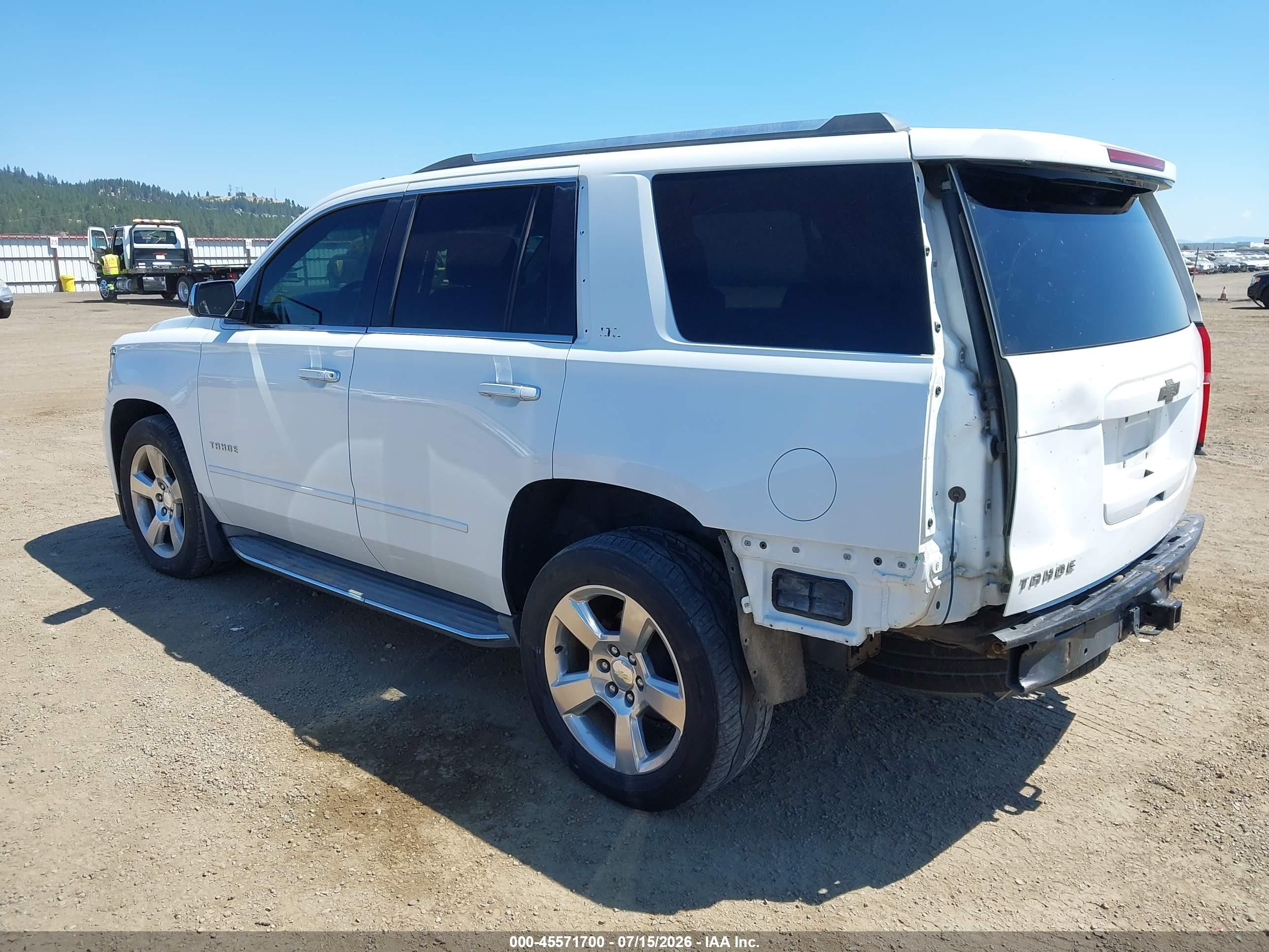 2015 Chevrolet Tahoe Ltz White vin: 1GNSKCKC2FR252677