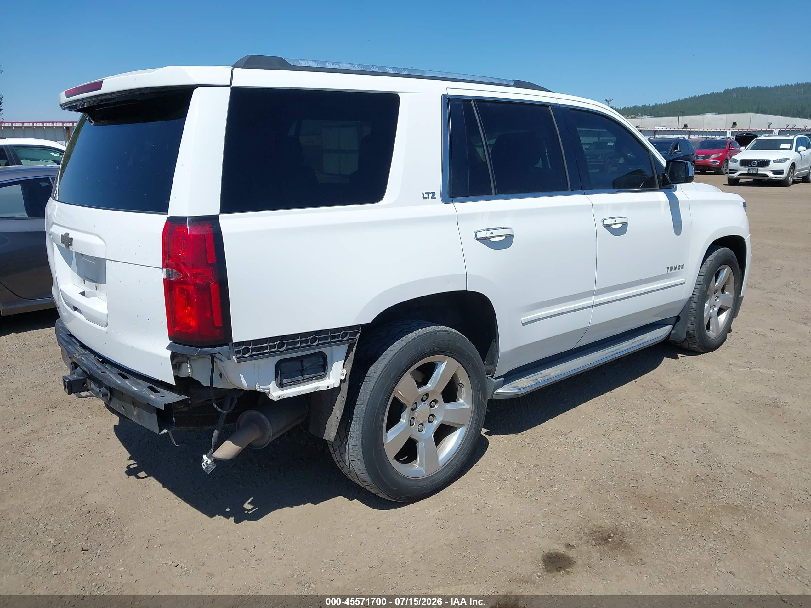 2015 Chevrolet Tahoe Ltz White vin: 1GNSKCKC2FR252677