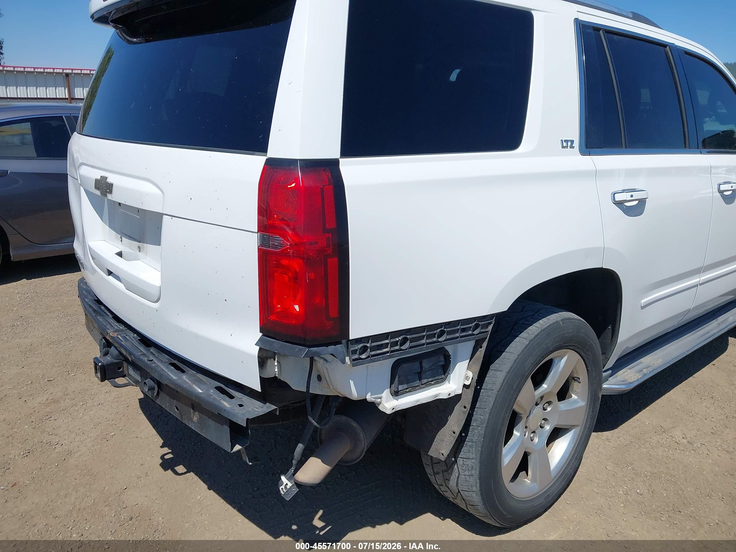 2015 Chevrolet Tahoe Ltz White vin: 1GNSKCKC2FR252677