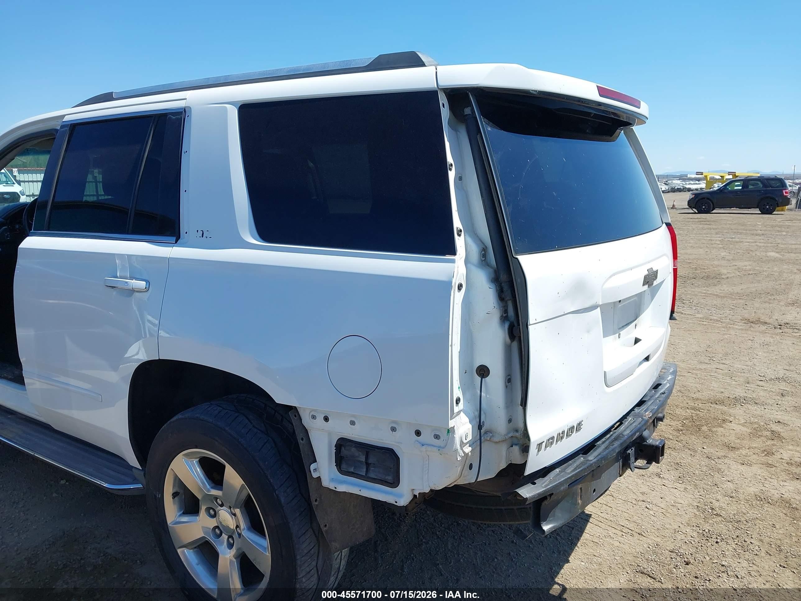2015 Chevrolet Tahoe Ltz White vin: 1GNSKCKC2FR252677
