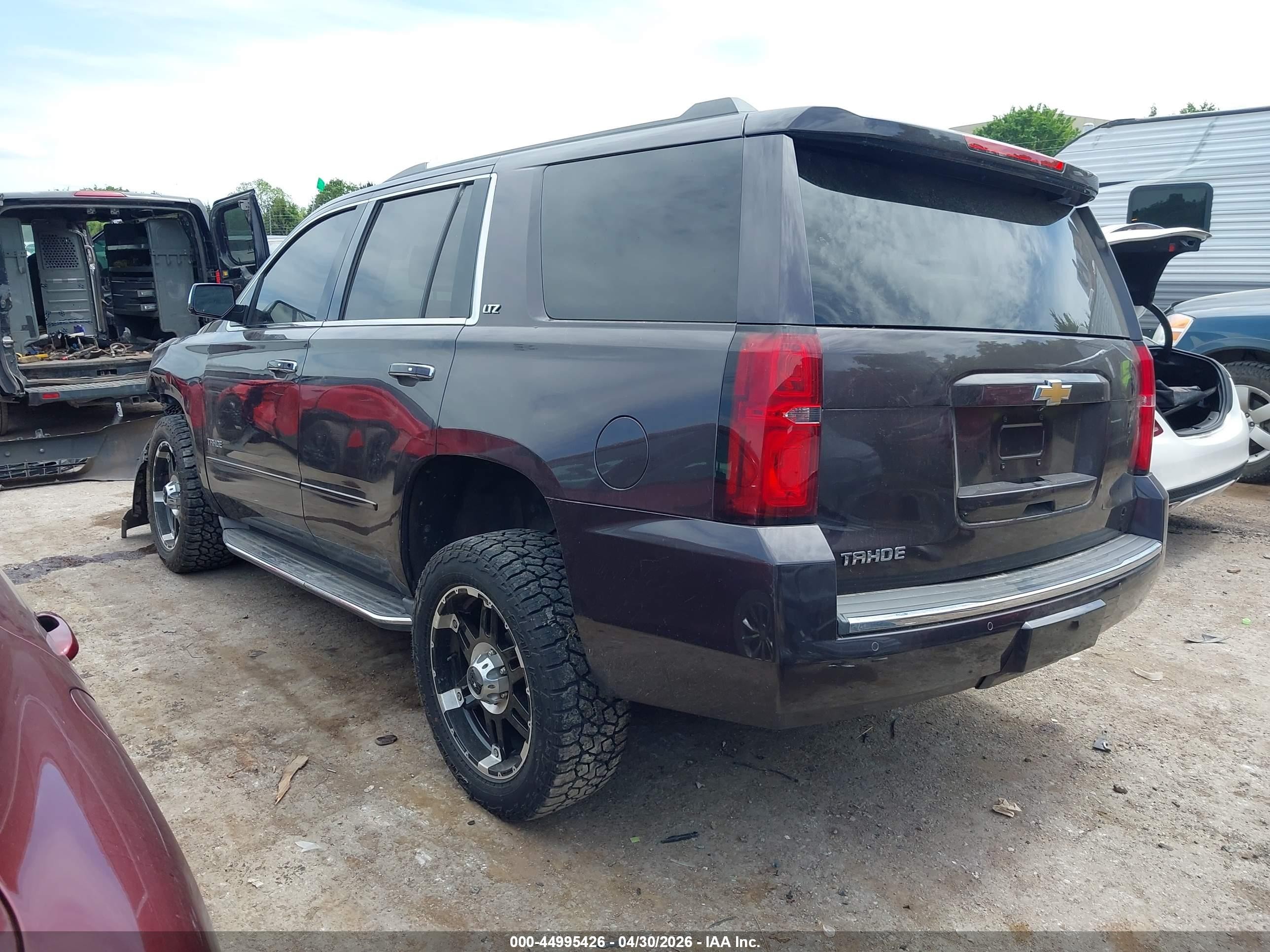 2015 Chevrolet Tahoe Ltz Коричневый vin: 1GNSKCKC2FR539596