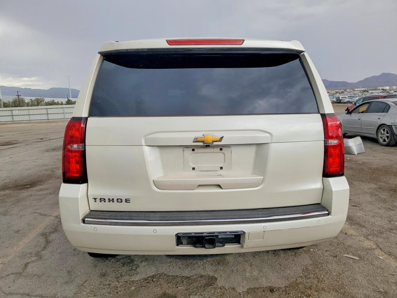 2015 Chevrolet Tahoe K1500 Ltz White vin: 1GNSKCKC3FR146108