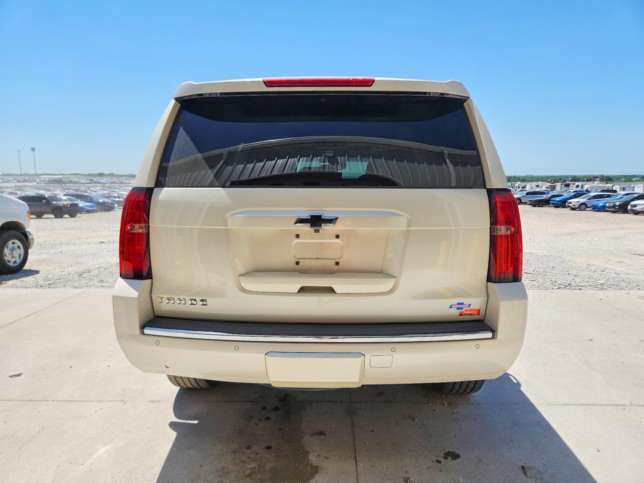2015 Chevrolet Tahoe K1500 Ltz Cream vin: 1GNSKCKC3FR645670