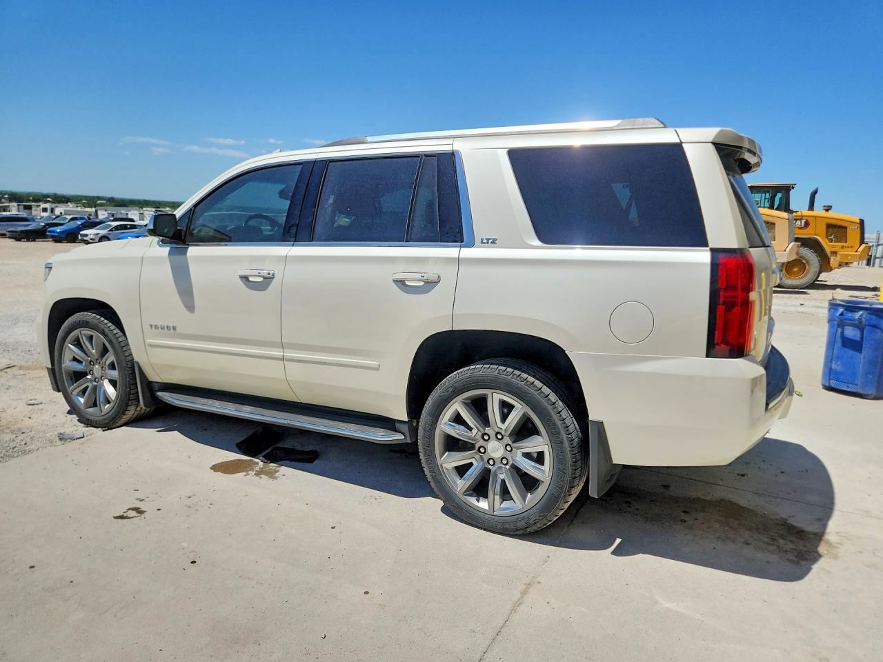 2015 Chevrolet Tahoe K1500 Ltz Cream vin: 1GNSKCKC3FR645670
