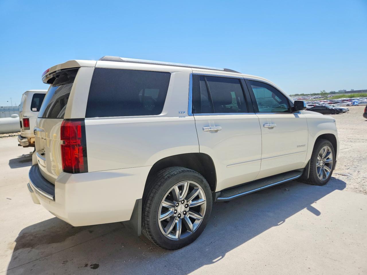 2015 Chevrolet Tahoe K1500 Ltz Cream vin: 1GNSKCKC3FR645670