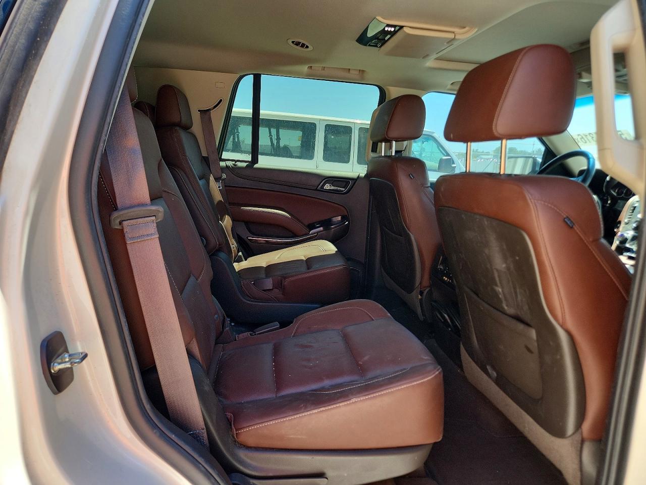 2015 Chevrolet Tahoe K1500 Ltz Cream vin: 1GNSKCKC3FR645670