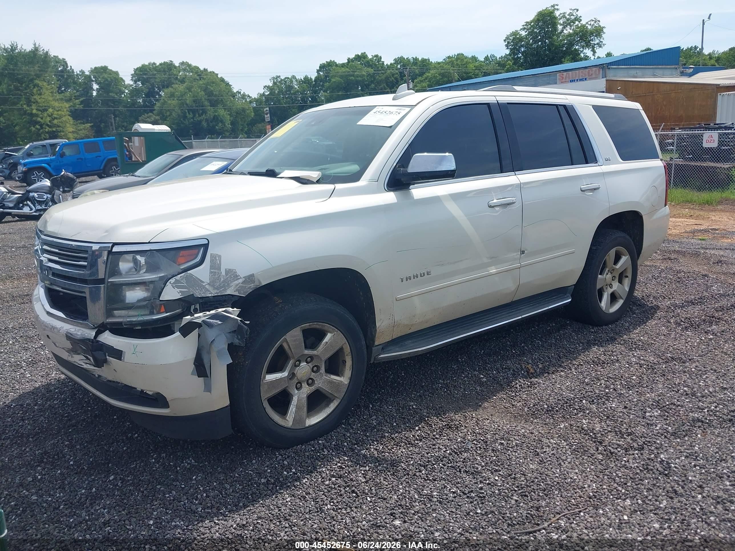 2015 Chevrolet Tahoe Ltz White vin: 1GNSKCKC3FR721906