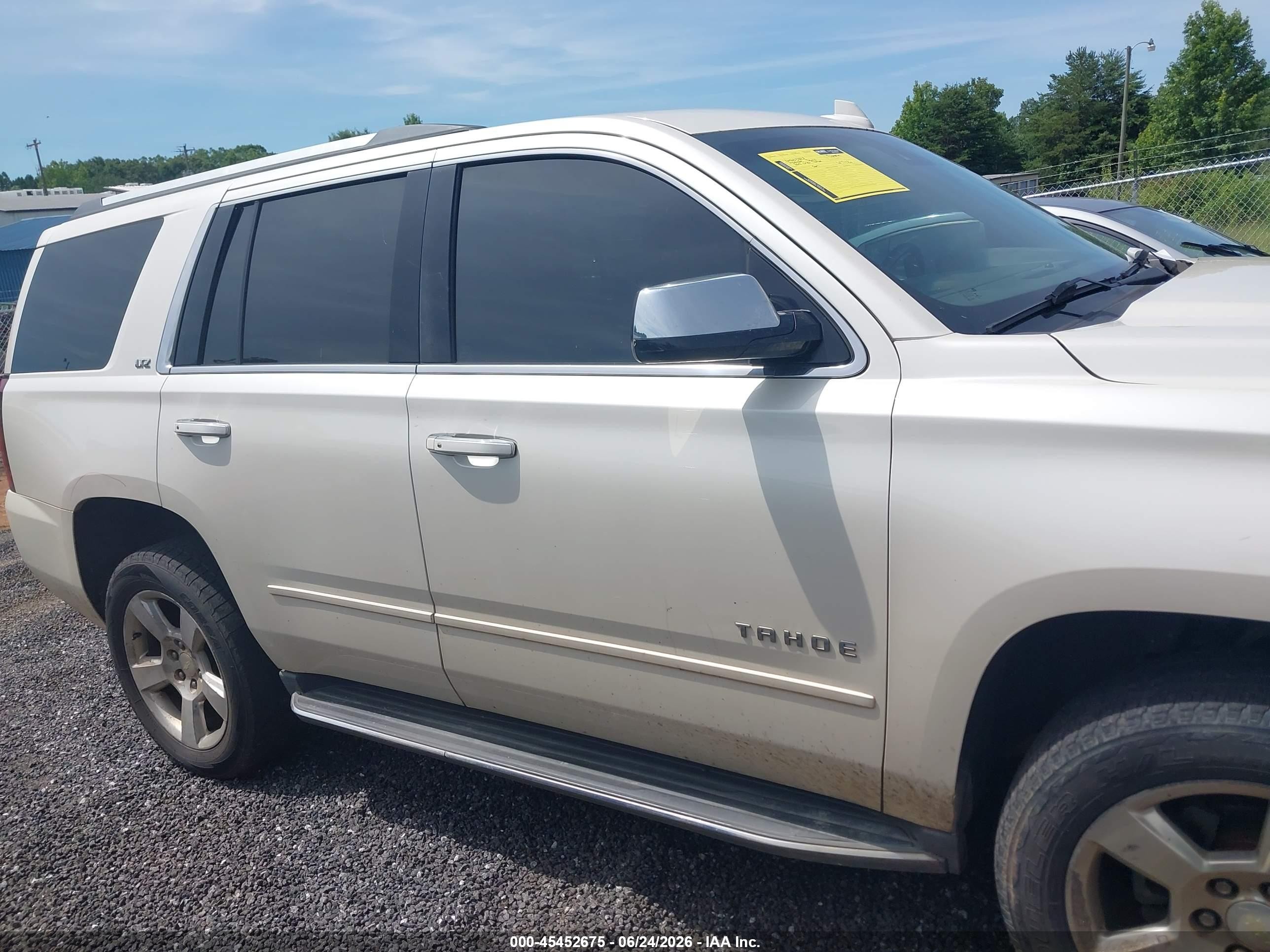 2015 Chevrolet Tahoe Ltz White vin: 1GNSKCKC3FR721906