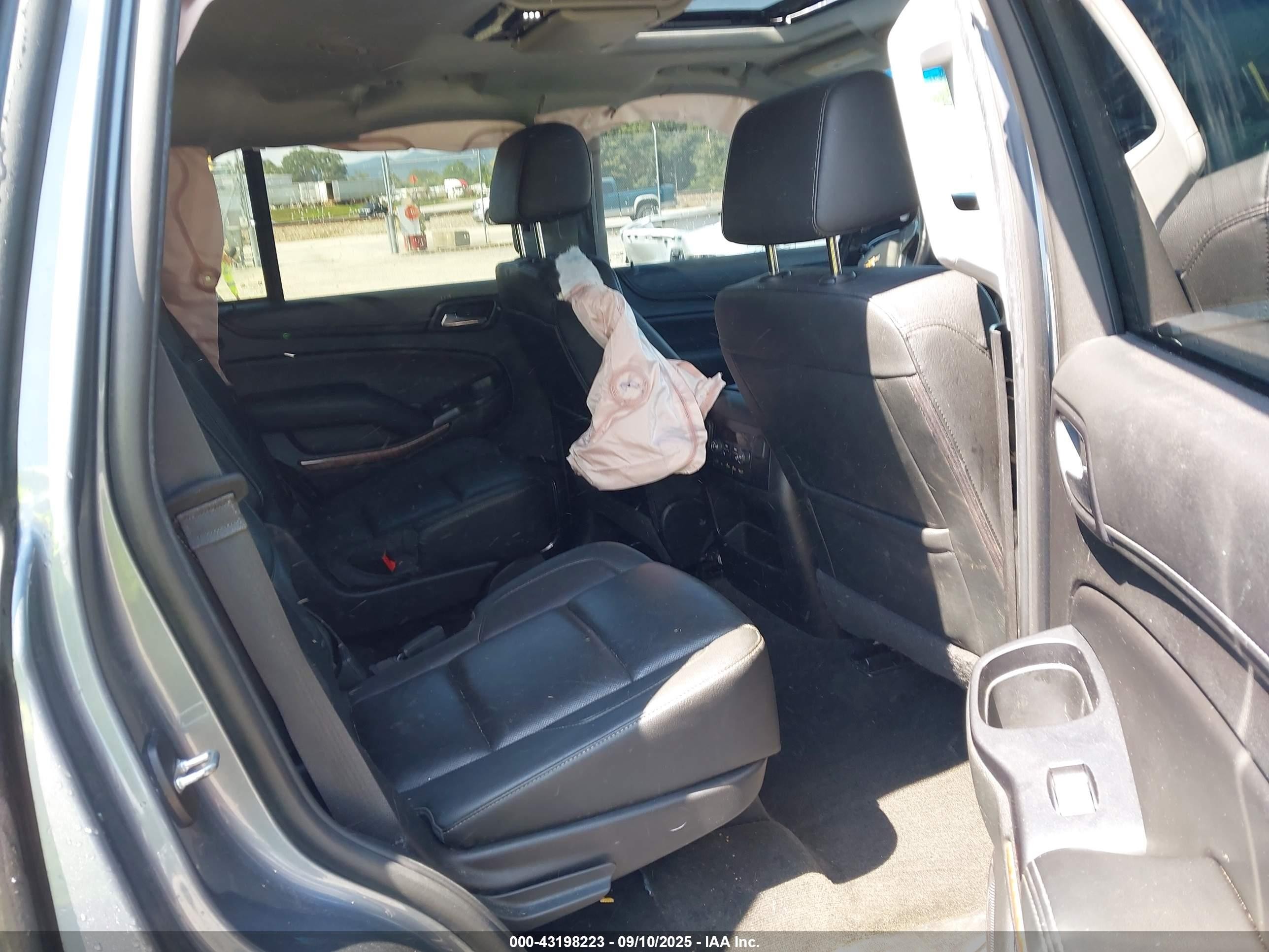 2018 Chevrolet Tahoe Premier Серый vin: 1GNSKCKC3JR170241