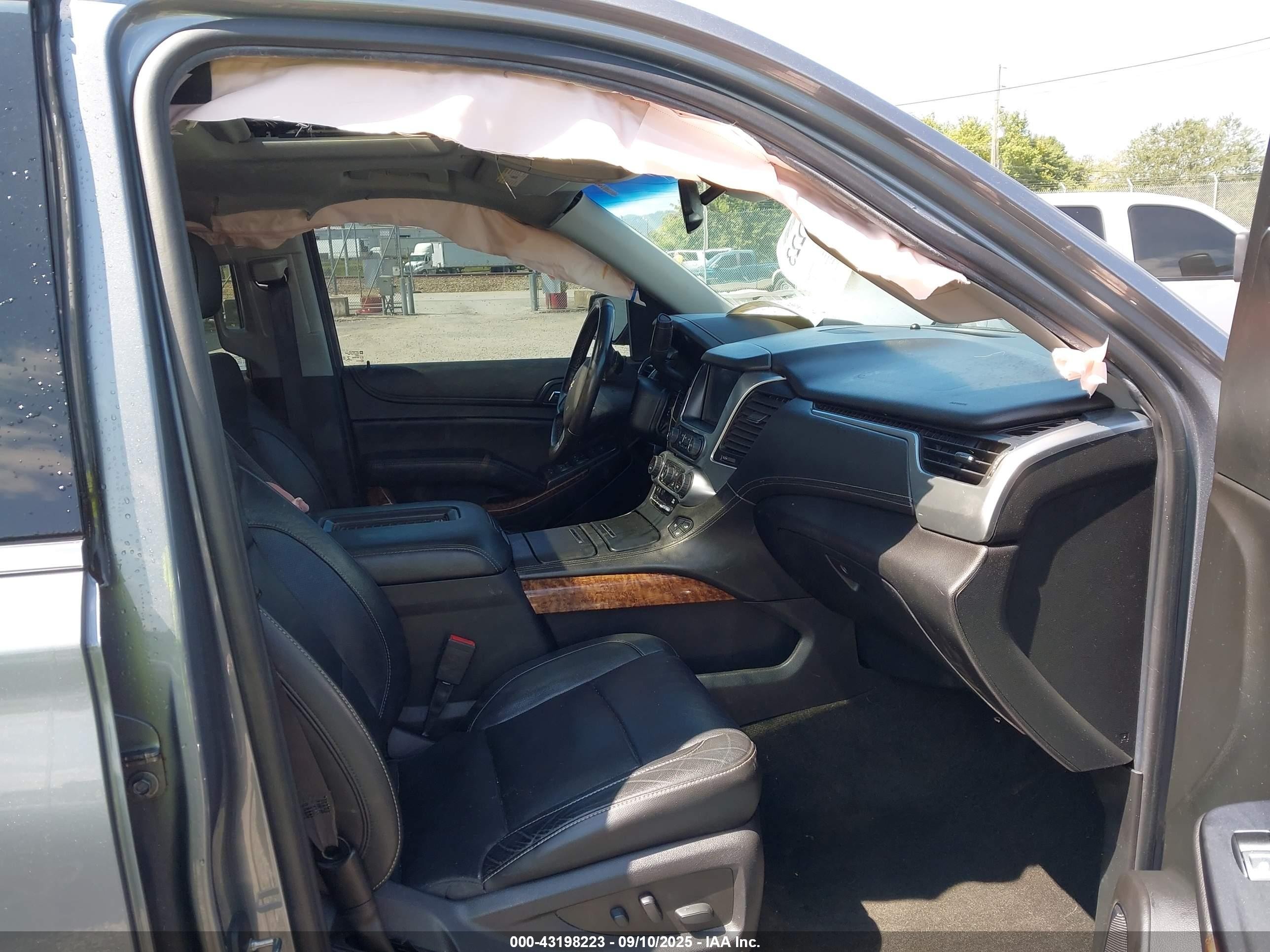 2018 Chevrolet Tahoe Premier Серый vin: 1GNSKCKC3JR170241