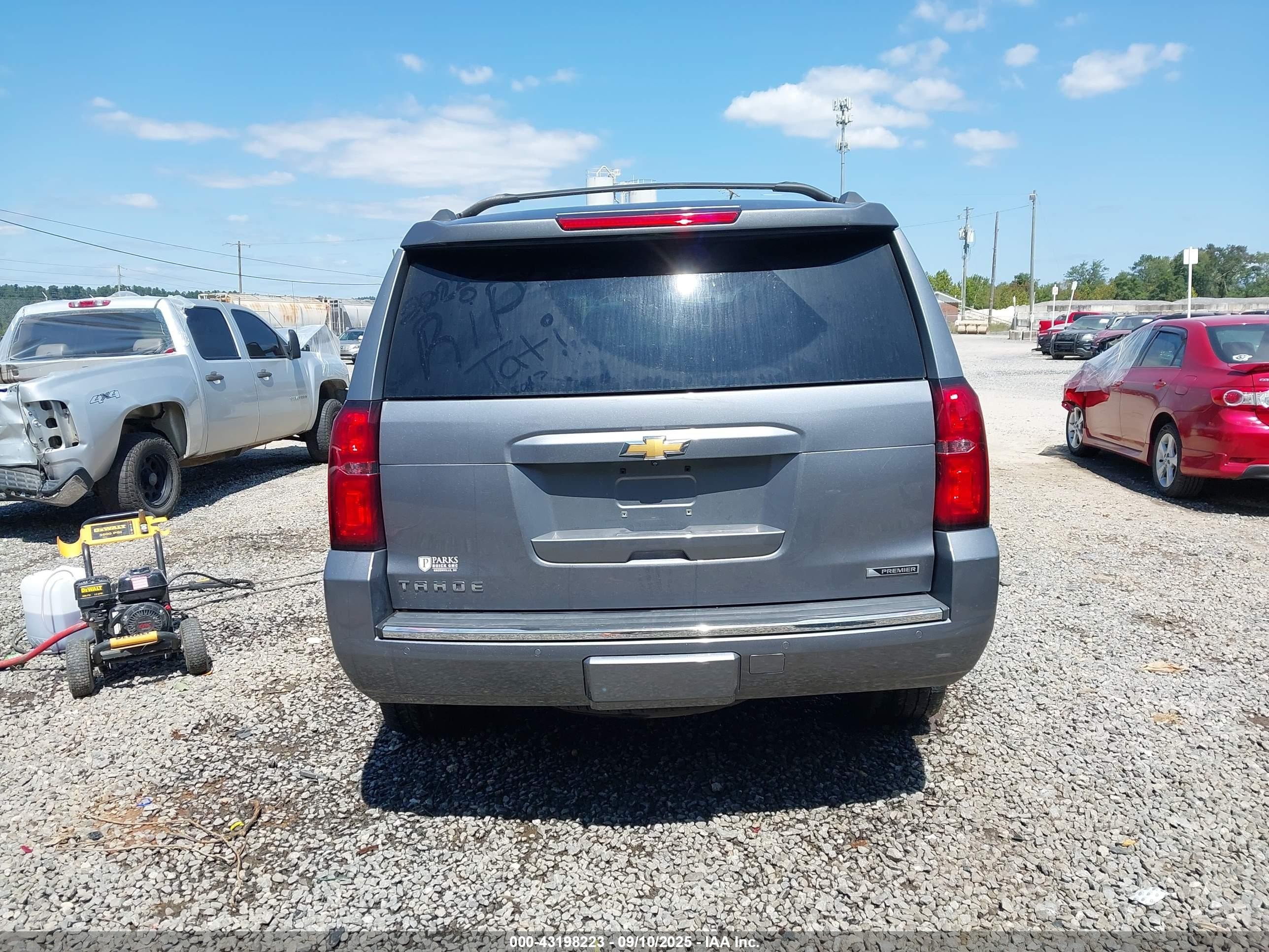 2018 Chevrolet Tahoe Premier Серый vin: 1GNSKCKC3JR170241