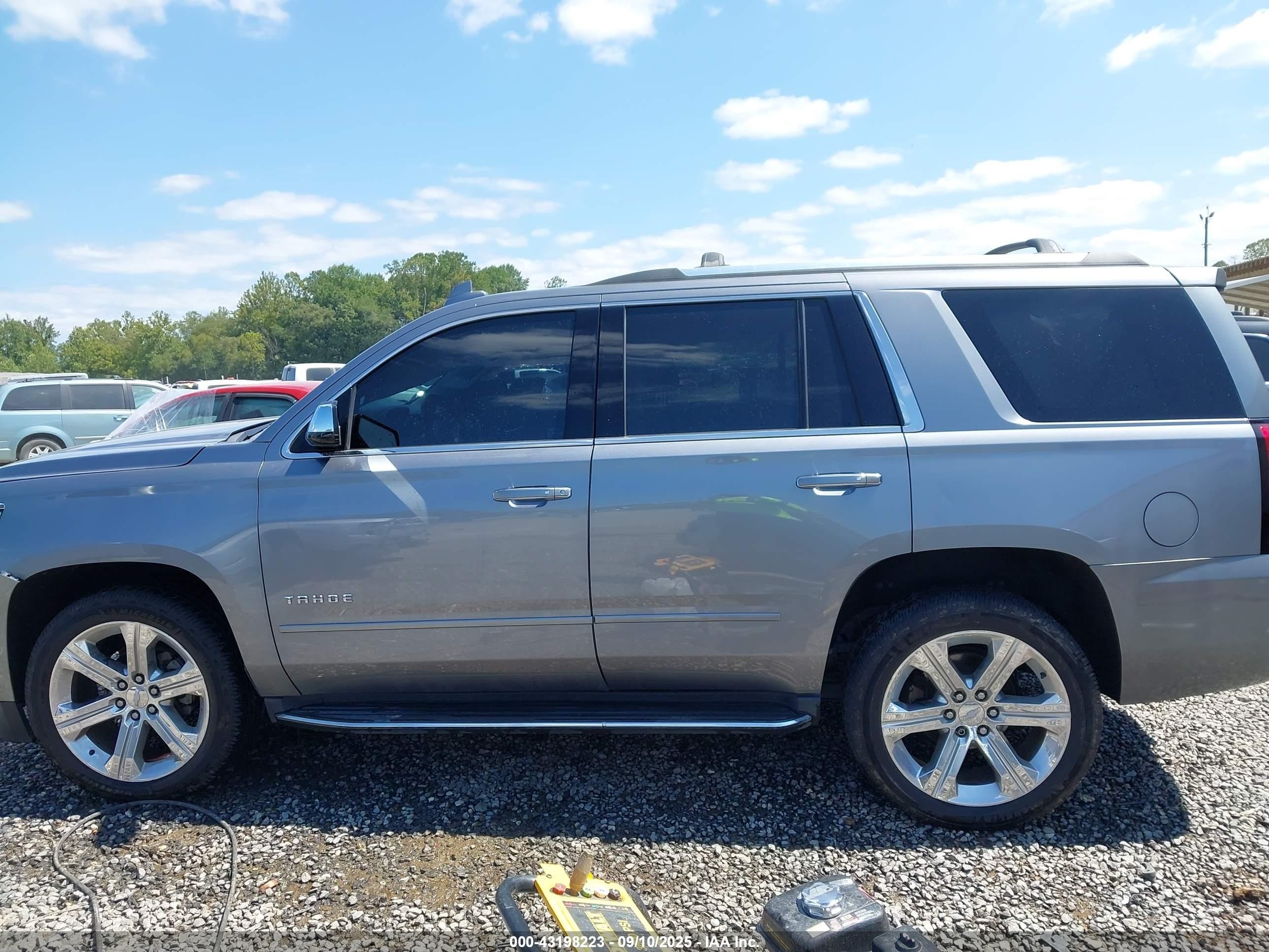 2018 Chevrolet Tahoe Premier Серый vin: 1GNSKCKC3JR170241